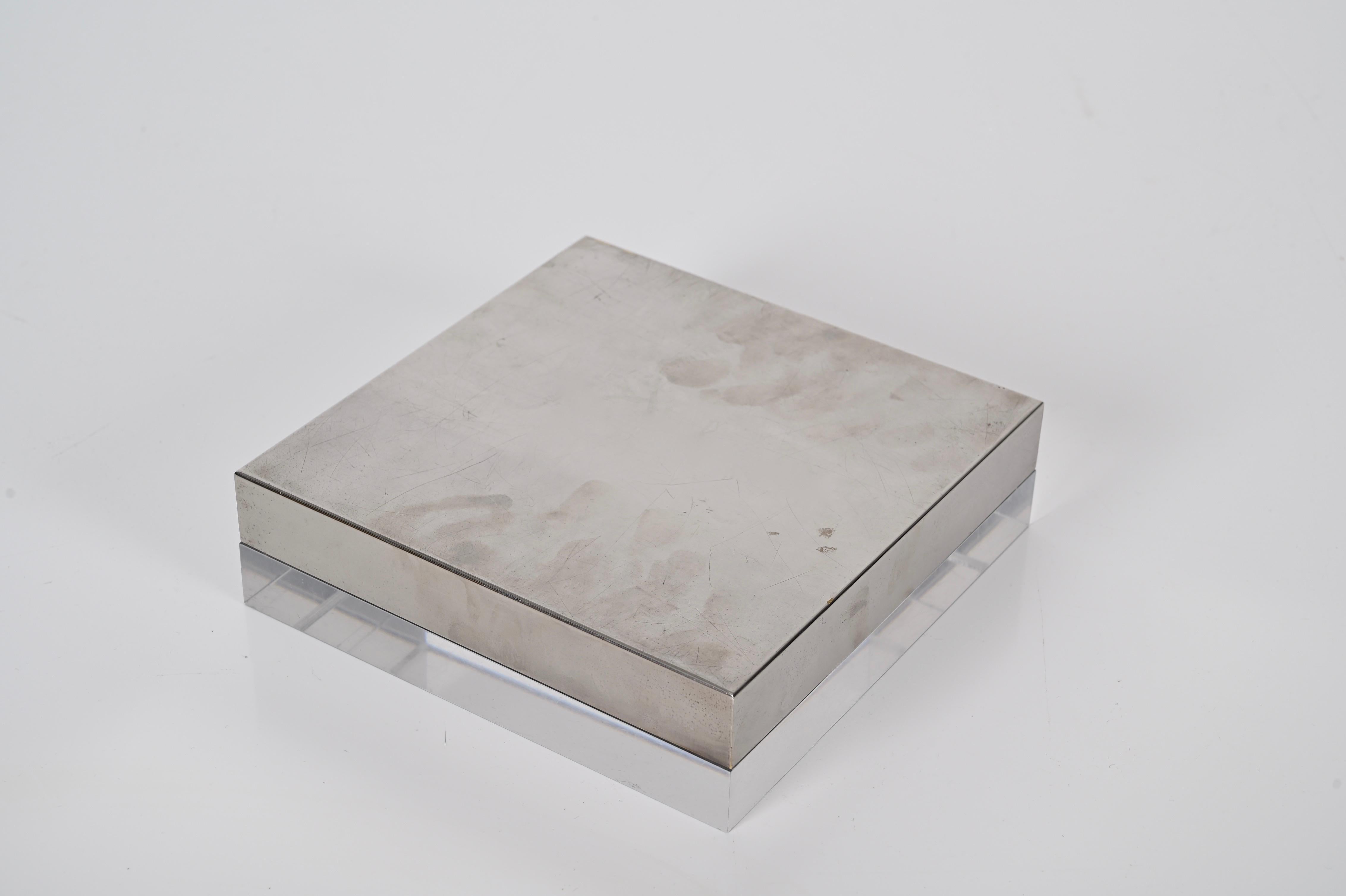 Boîte décorative italienne carrée en lucite et métal argenté, Gabriella Crespi, 1970 7
