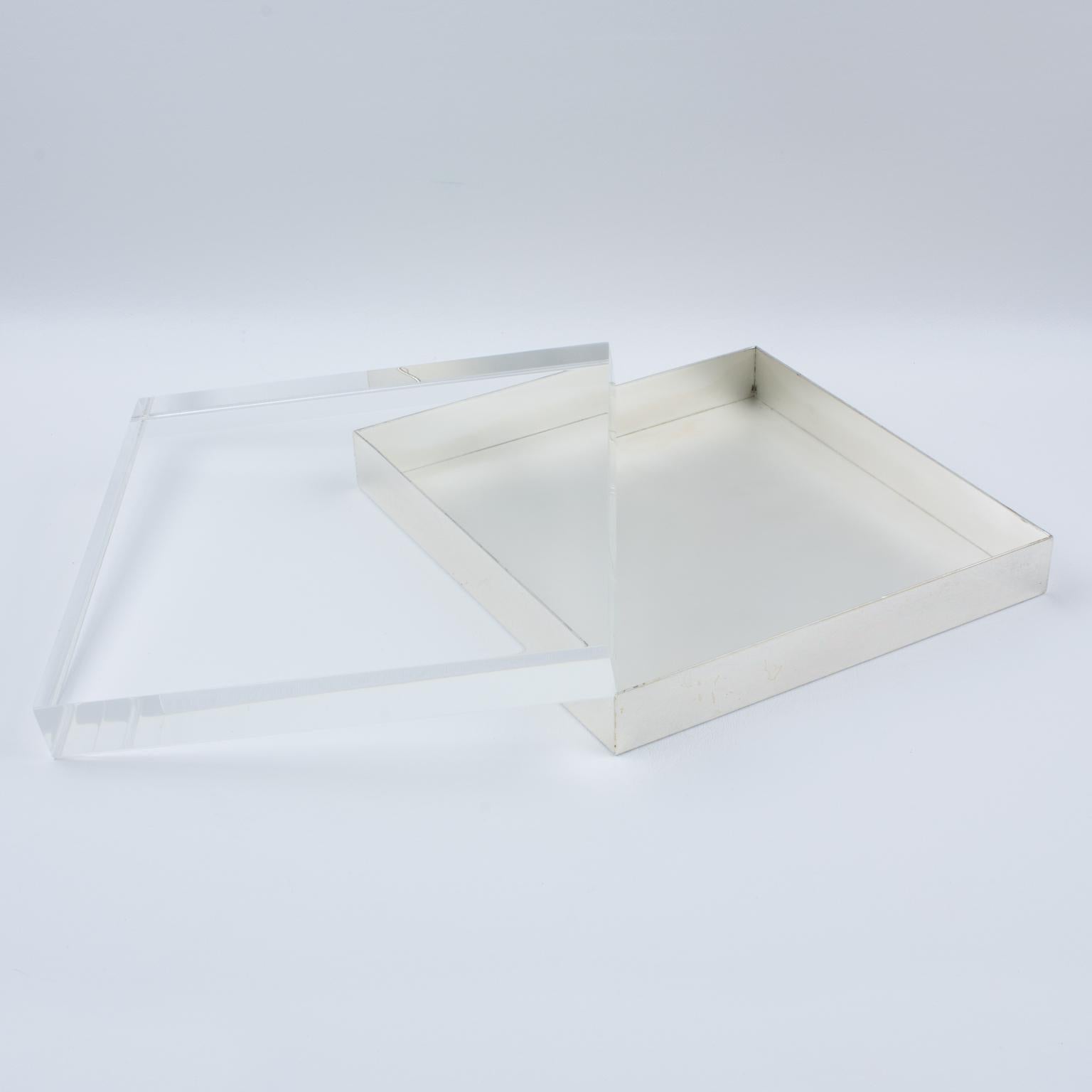 Lucite and Silver Plate Large Modernist Box, circa 1970 (Italienisch) im Angebot