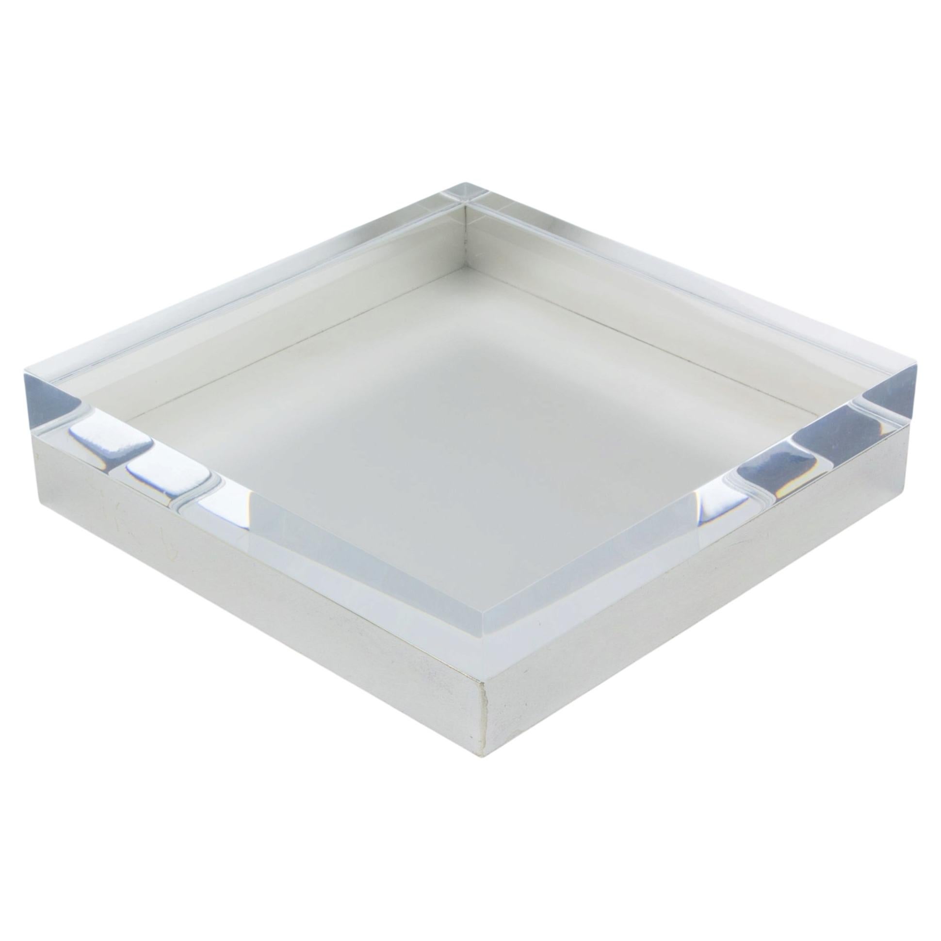 Scatola modernista di grandi dimensioni in lucite e placca d'argento, 1970 circa in vendita