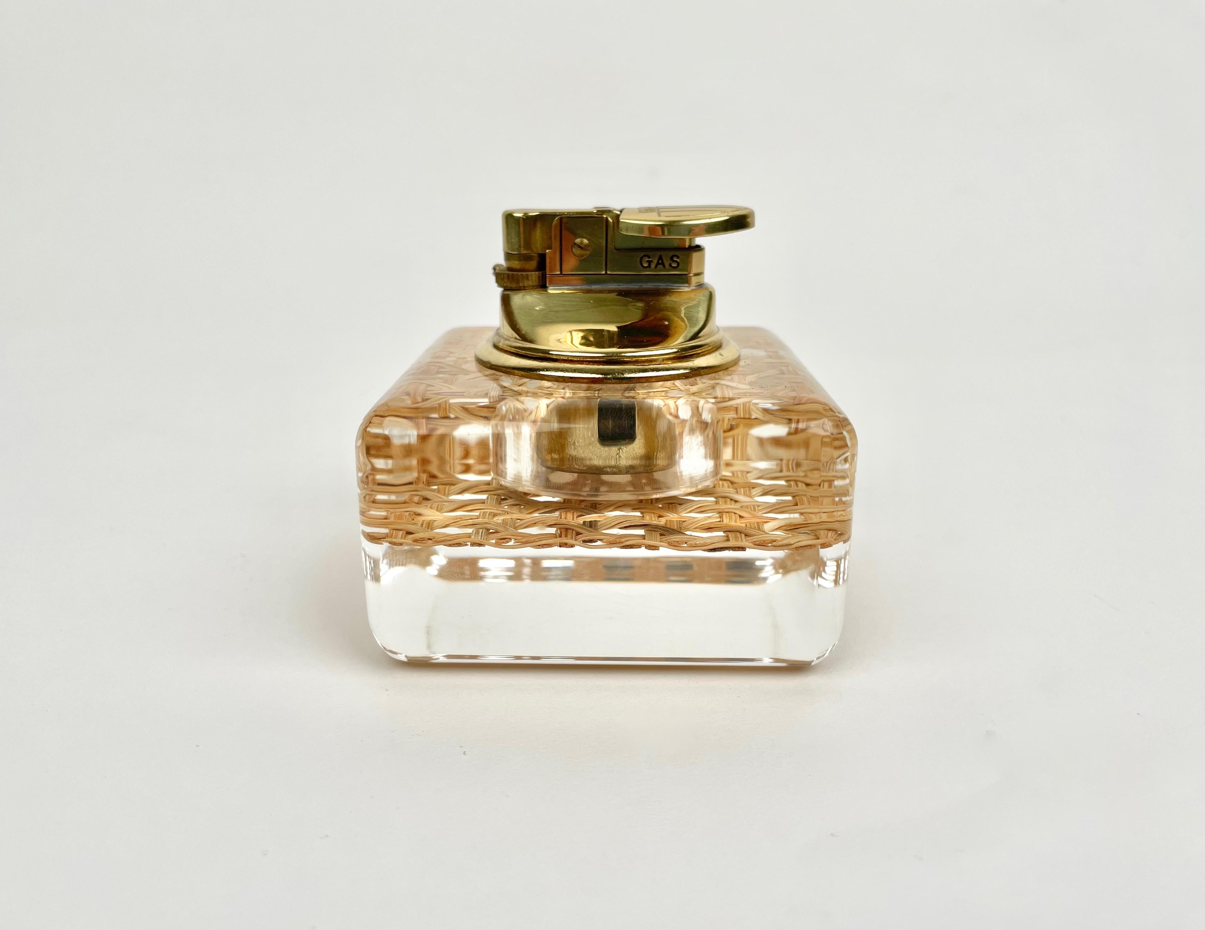 Lucite and Wicker Table Lighter Christian Dior Style, Italy, 1970s In Good Condition In Rome, IT