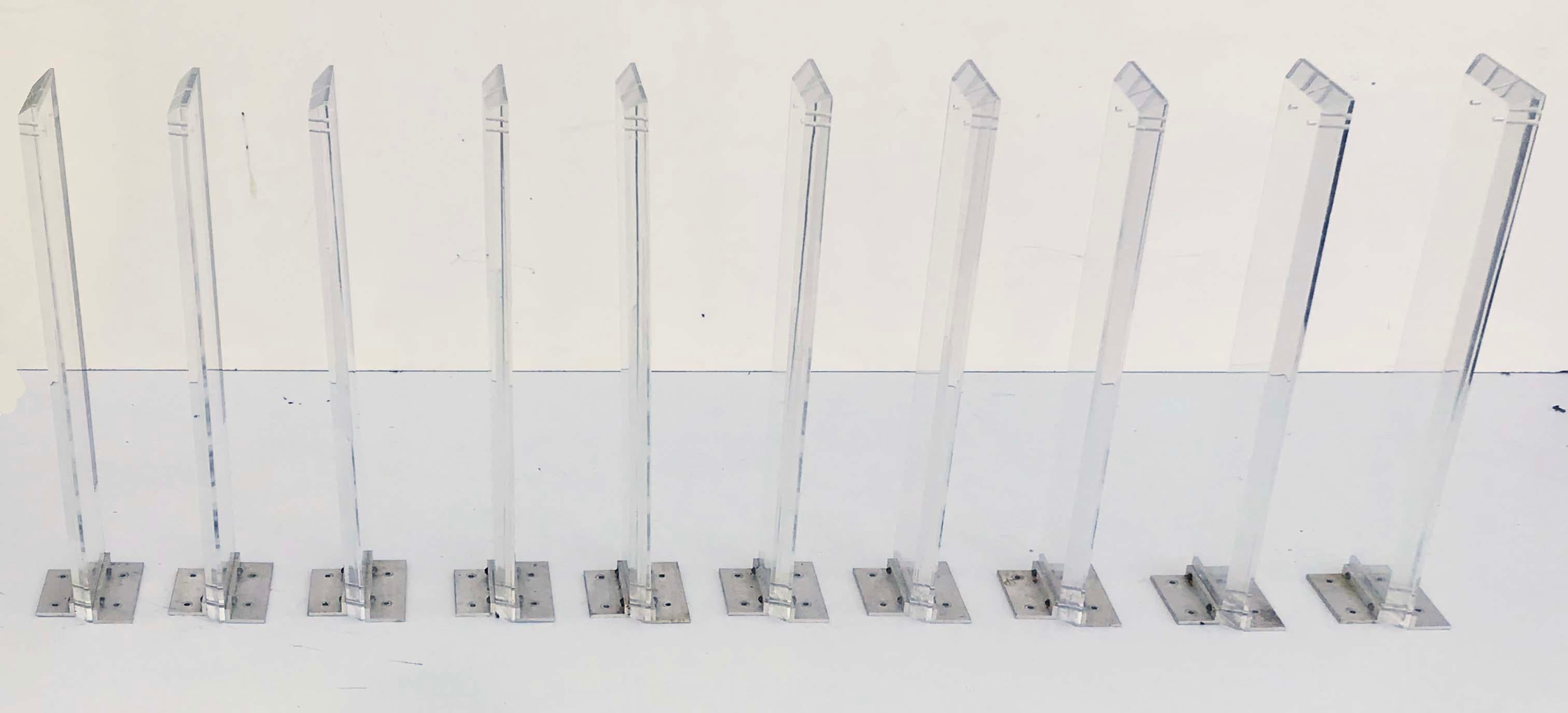 Américain Balustre en Lucite en vente