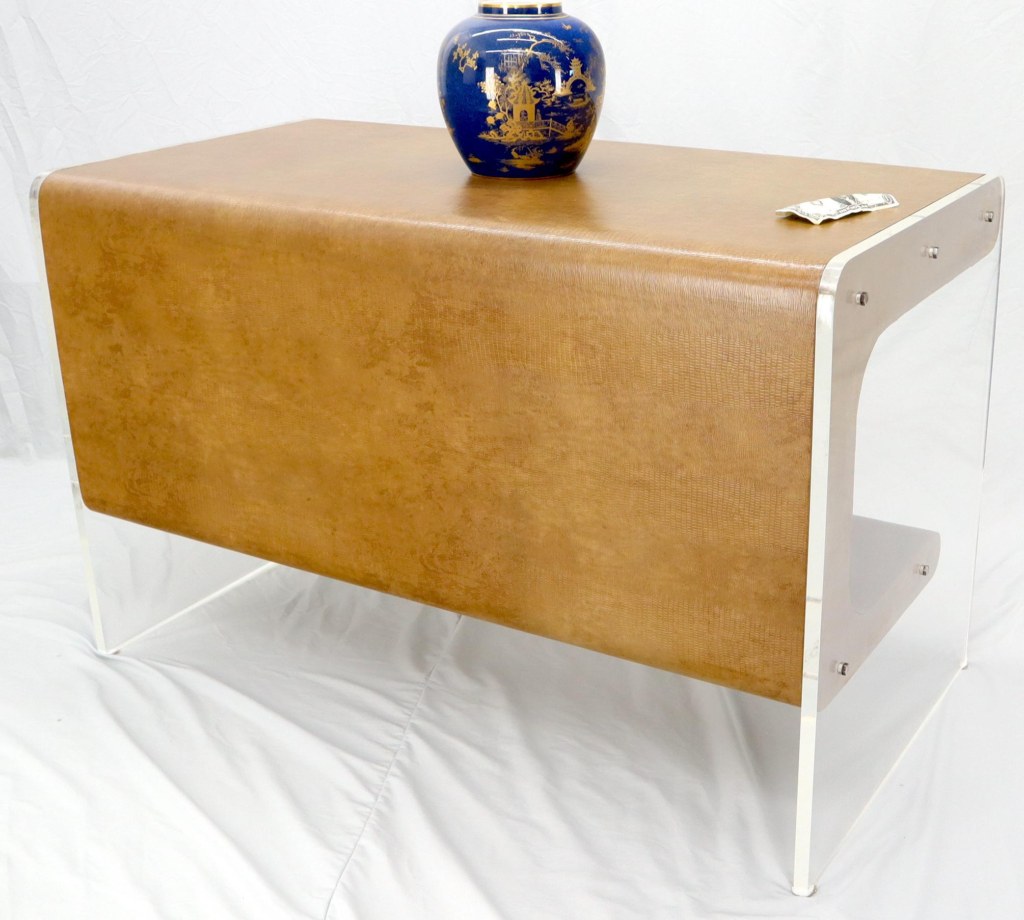 Schreibtisch mit einer Schublade und Lucite-Sockel aus Kunstschlangenhaut in skulpturaler Form im Angebot 9