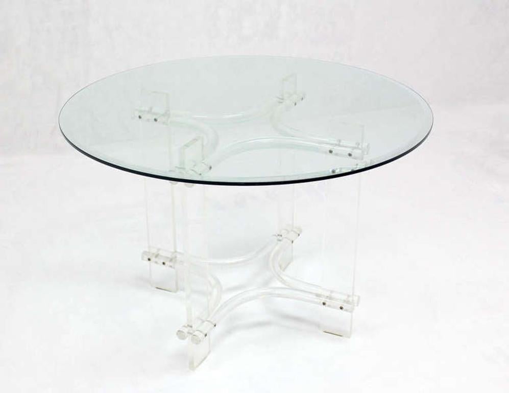 Lucite Base Round Glass Top Mid-Century Modern Gueridon Occasional Dining Table For Sale 1
