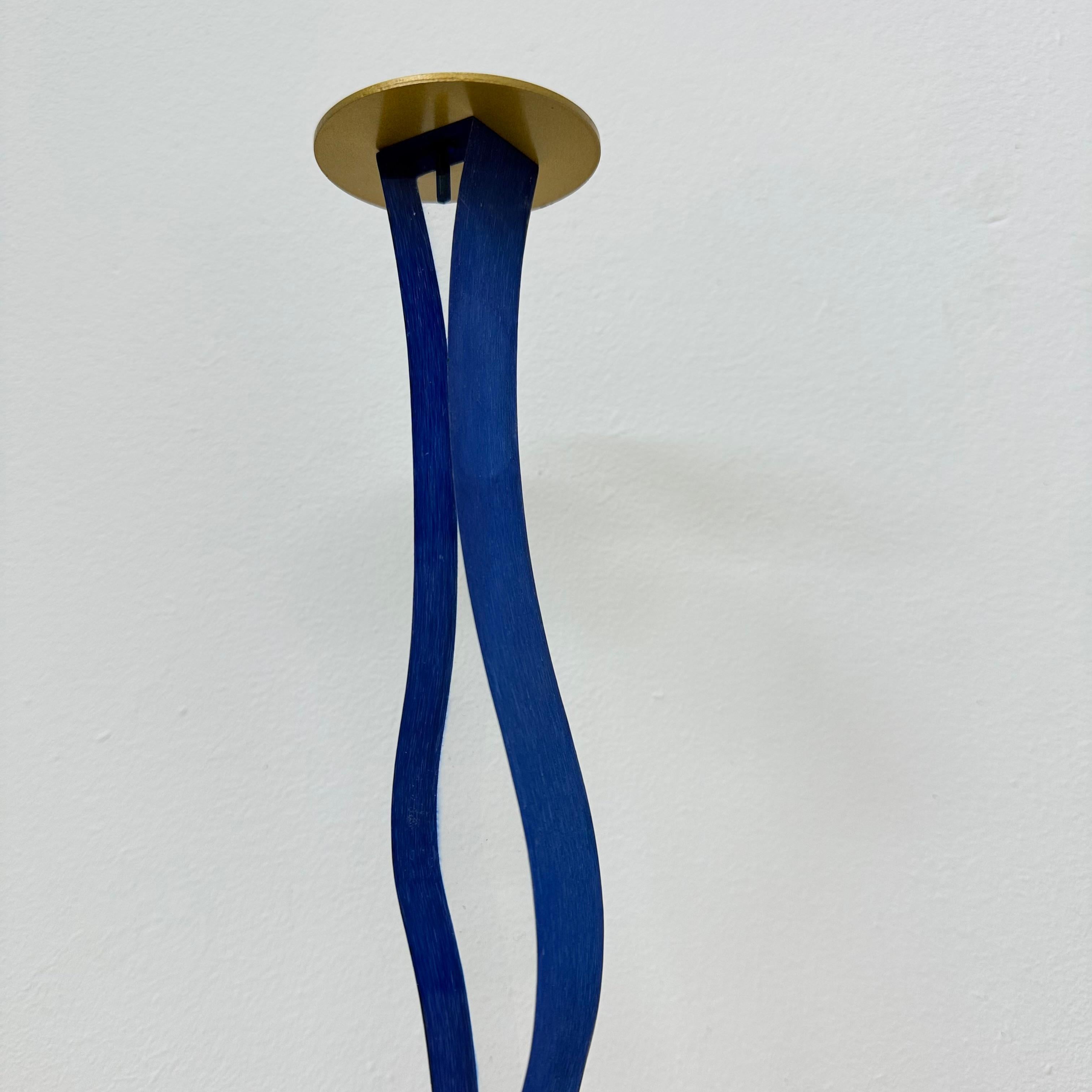 Bastone da candela in lucite blu e oro , anni '70 in vendita 10