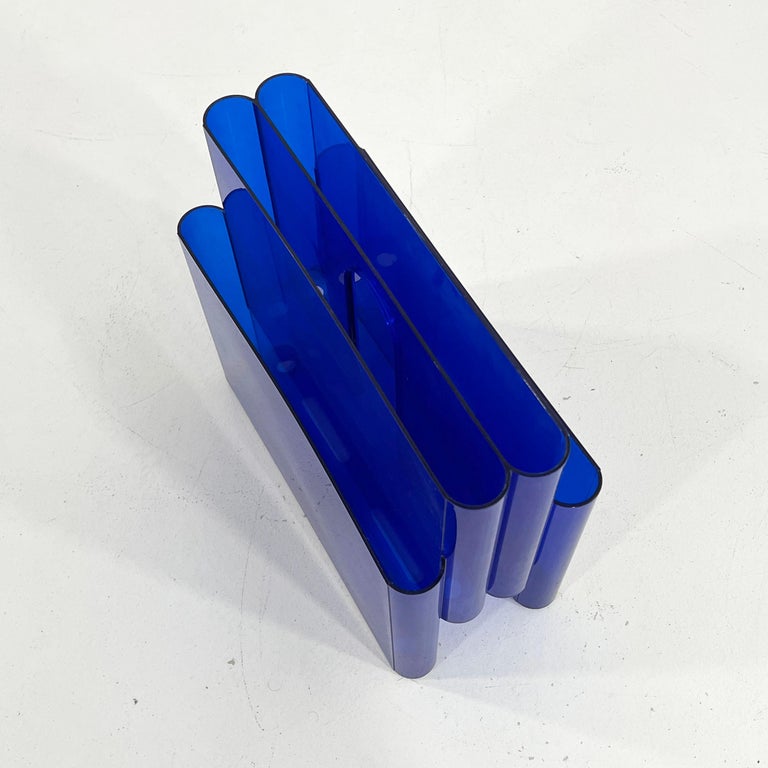Lucite Blue Magazine Rack by Giotto Stoppino for Kartell, 1970s For