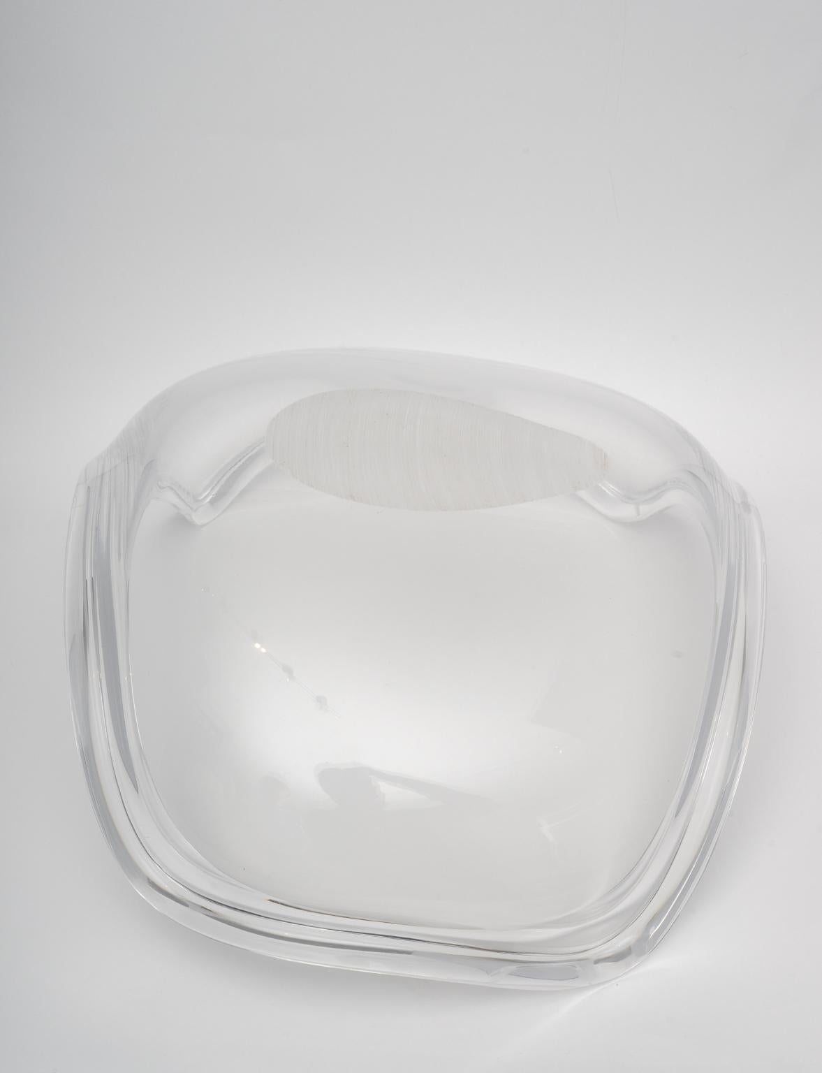 Lucite Bowl In Good Condition In West Palm Beach, FL