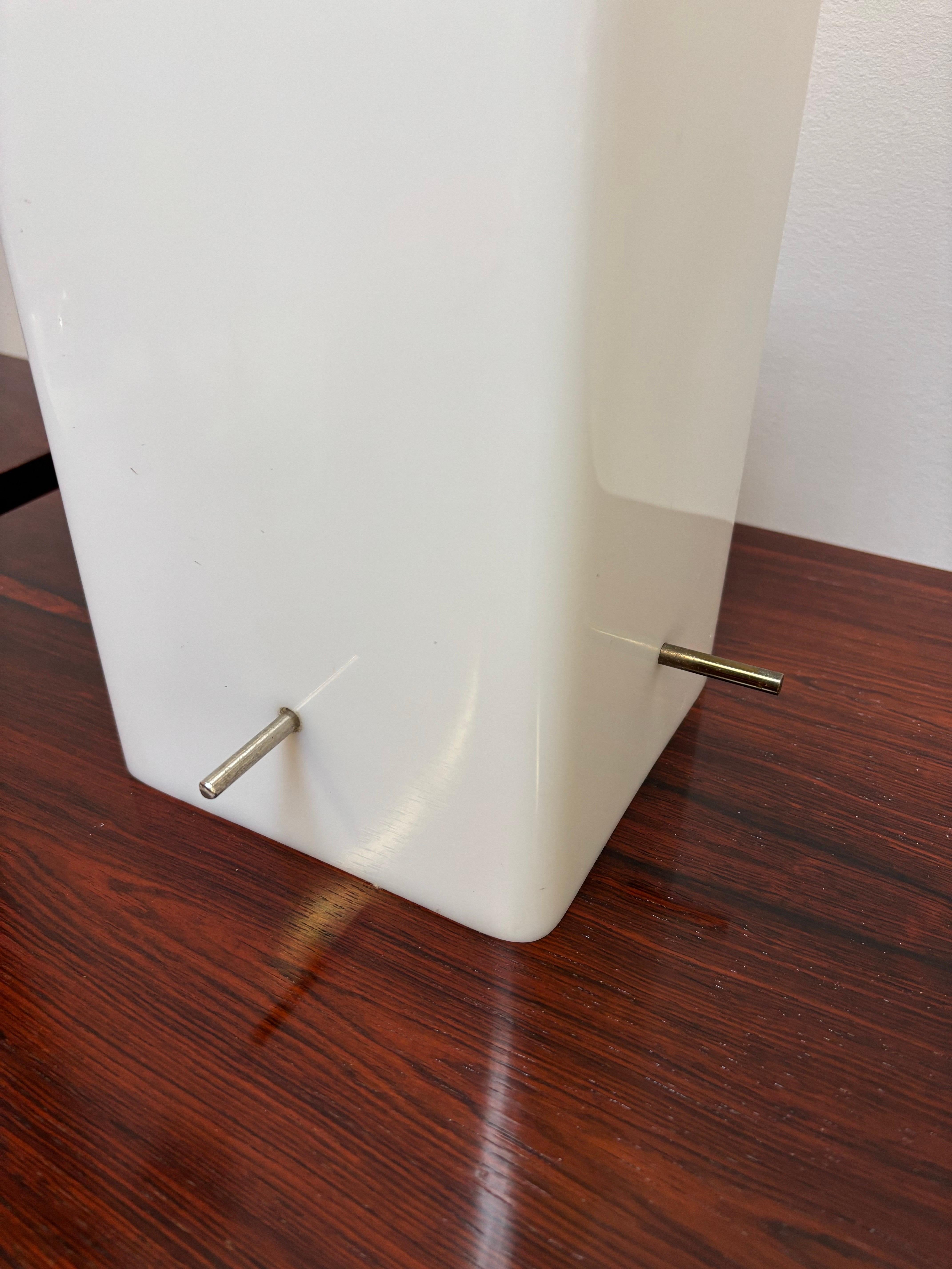 Mid-Century Modern Lucite Box Table Lamp in the Style of Paul Mayen for Habitat For Sale