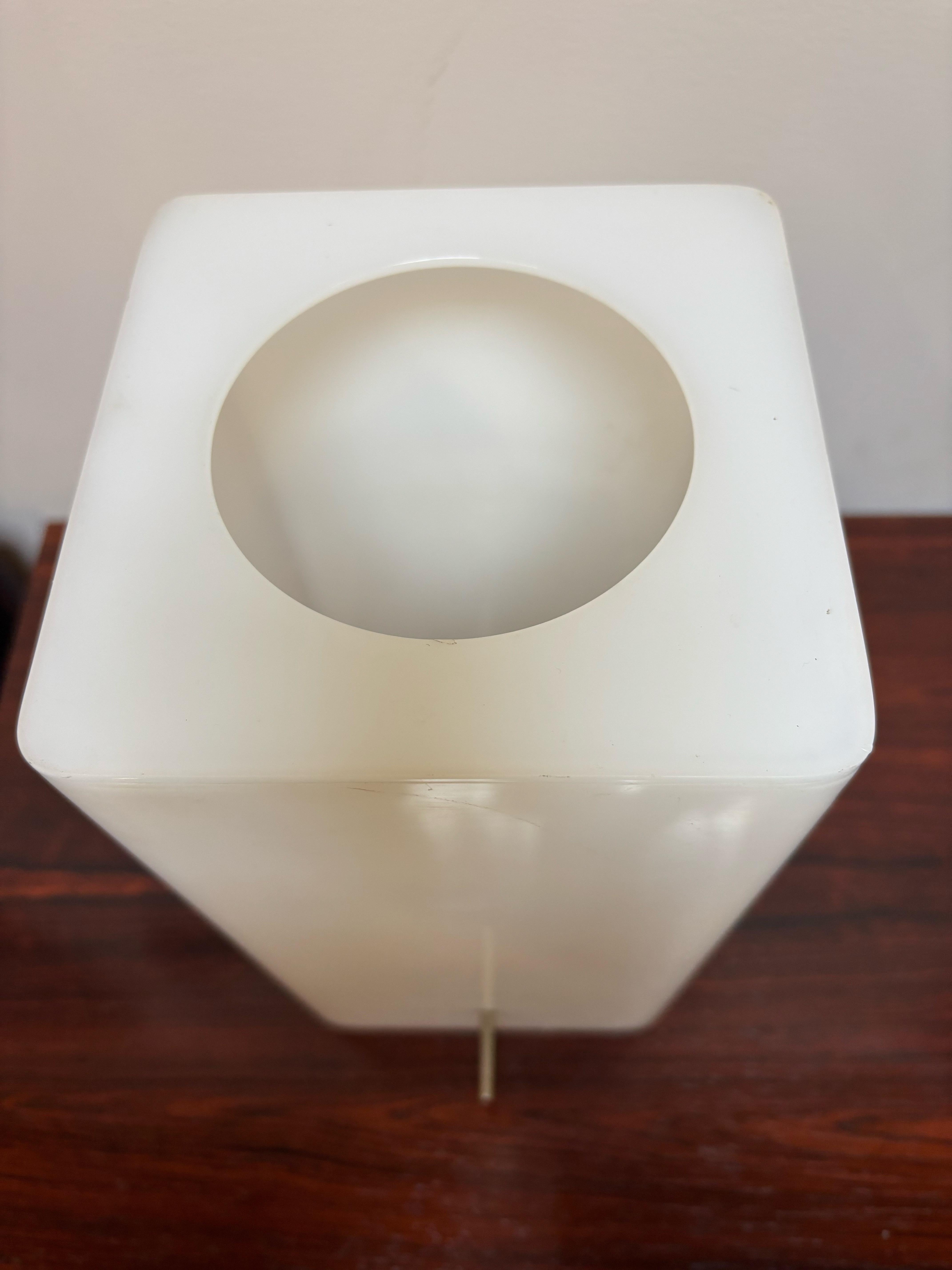 Lucite Box Table Lamp in the Style of Paul Mayen for Habitat In Good Condition For Sale In Philadelphia, PA
