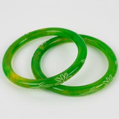 Lucite Bracelet Bangle Set Green Grass Swirl with Floral Carving