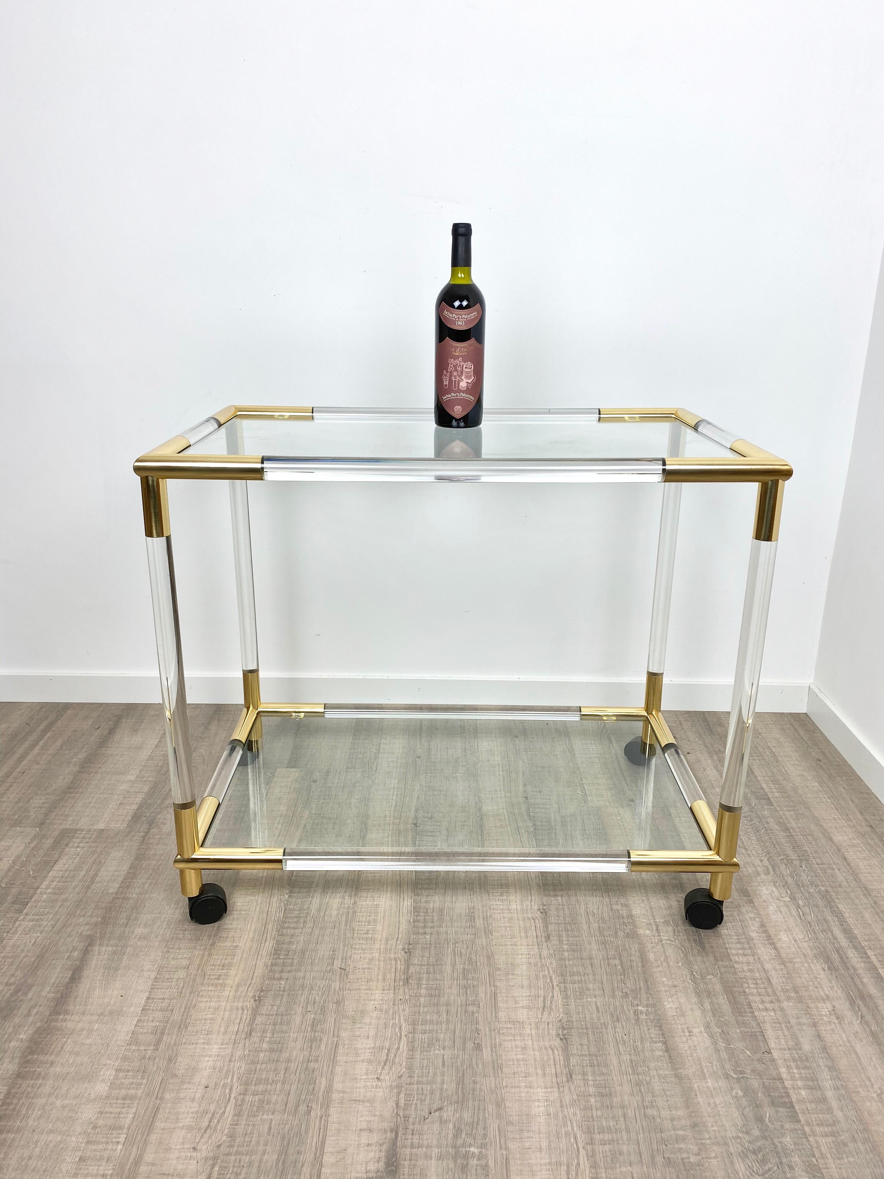 Lucite, Brass and Glass Bar Serving Cart Trolley, Italy, 1970s In Good Condition For Sale In Rome, IT