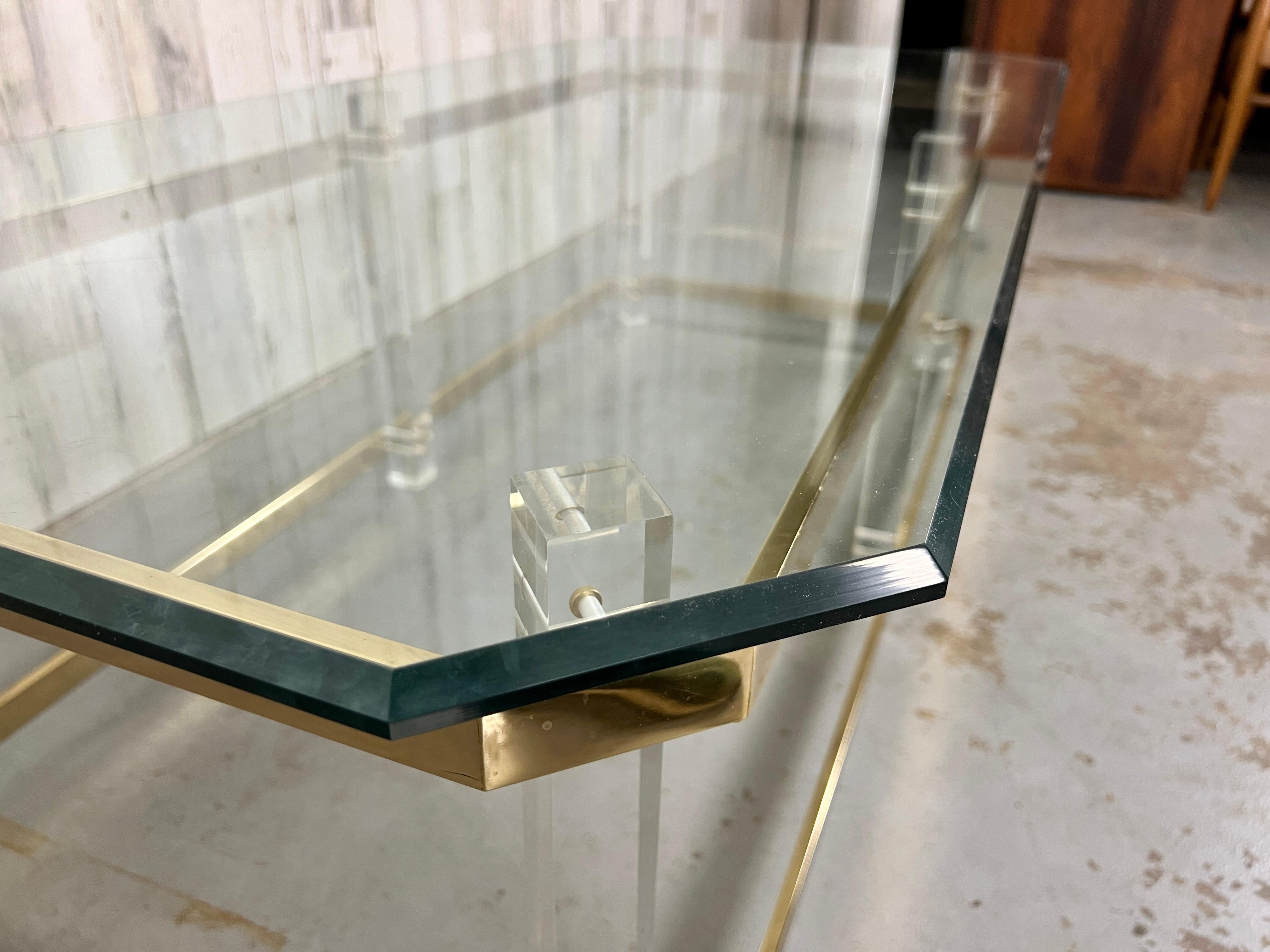 Lucite & Brass Cocktail Table, 1980s For Sale 7