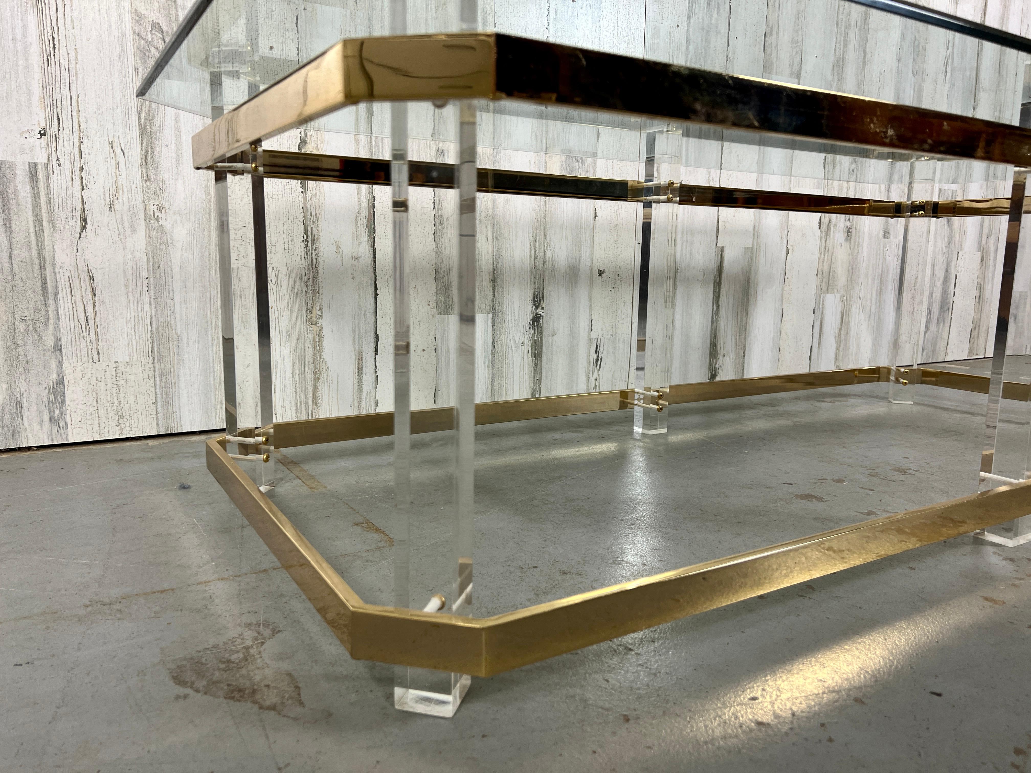 Lucite & Brass Cocktail Table, 1980s For Sale 1