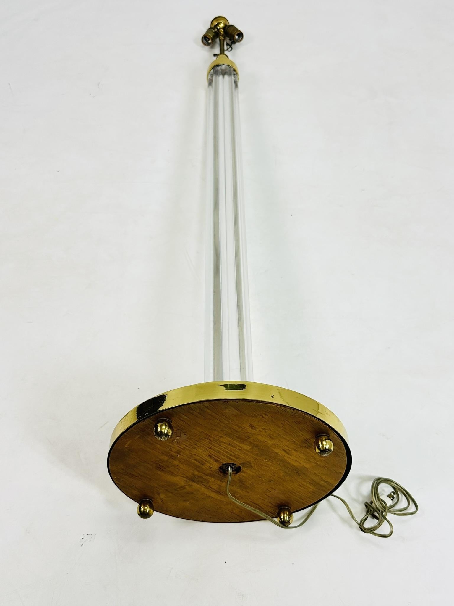 Lampada da terra in lucite e ottone di Charles Hollis Jones, firmata. in vendita 7