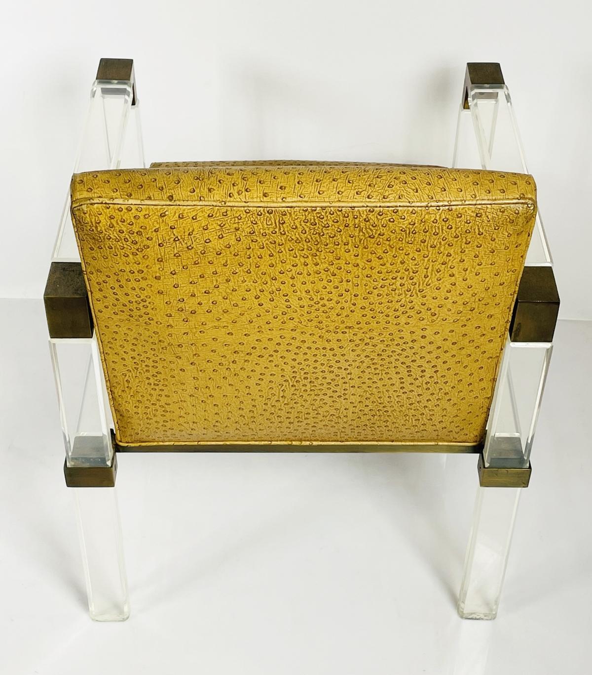 Mid-Century Modern Fauteuil de salon en lucite et laiton de Charles Hollis Jones en vente