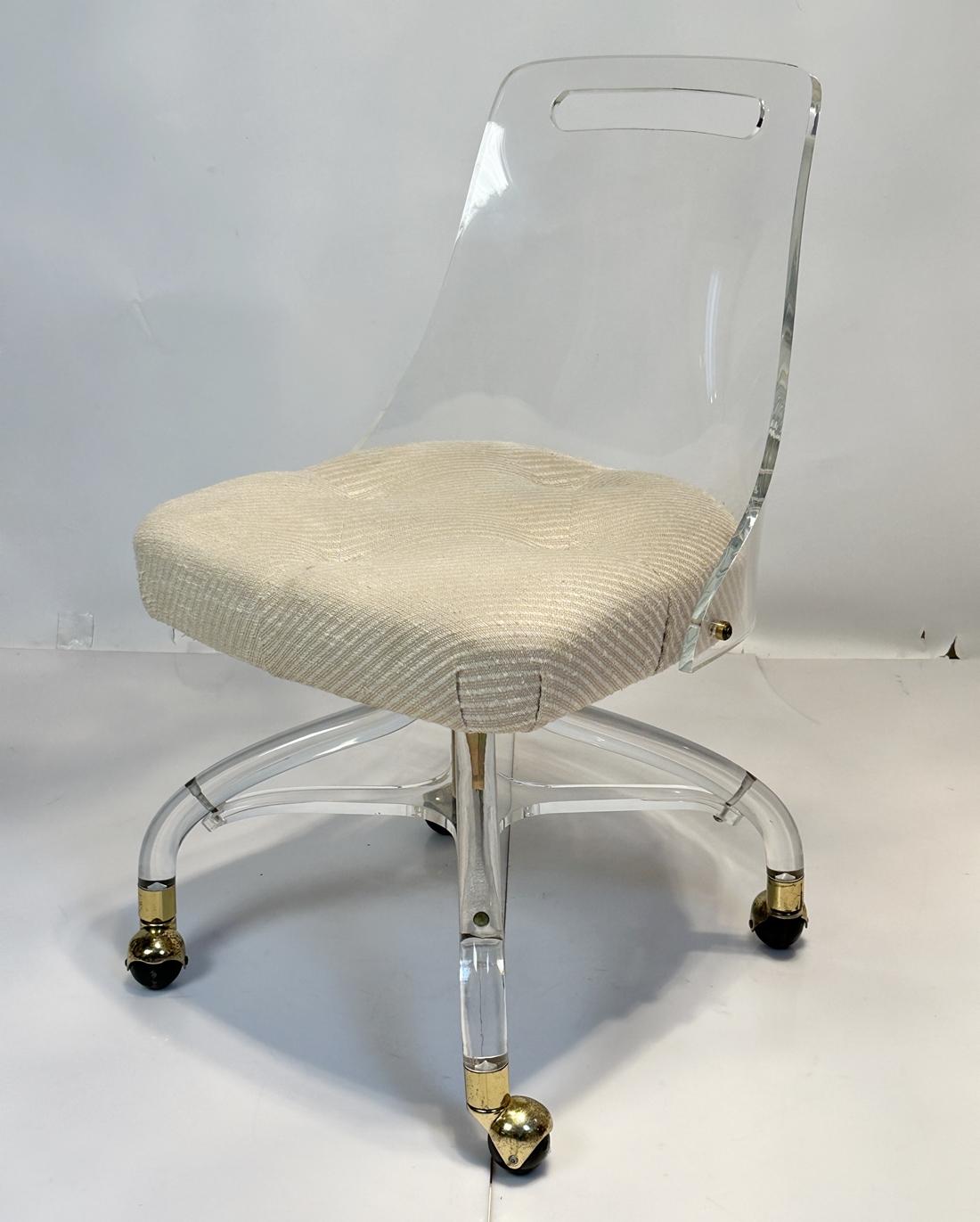 Mid-Century Modern Lucite & Brass Vanity Chair by Hill Manufacturing, USA 1960's For Sale