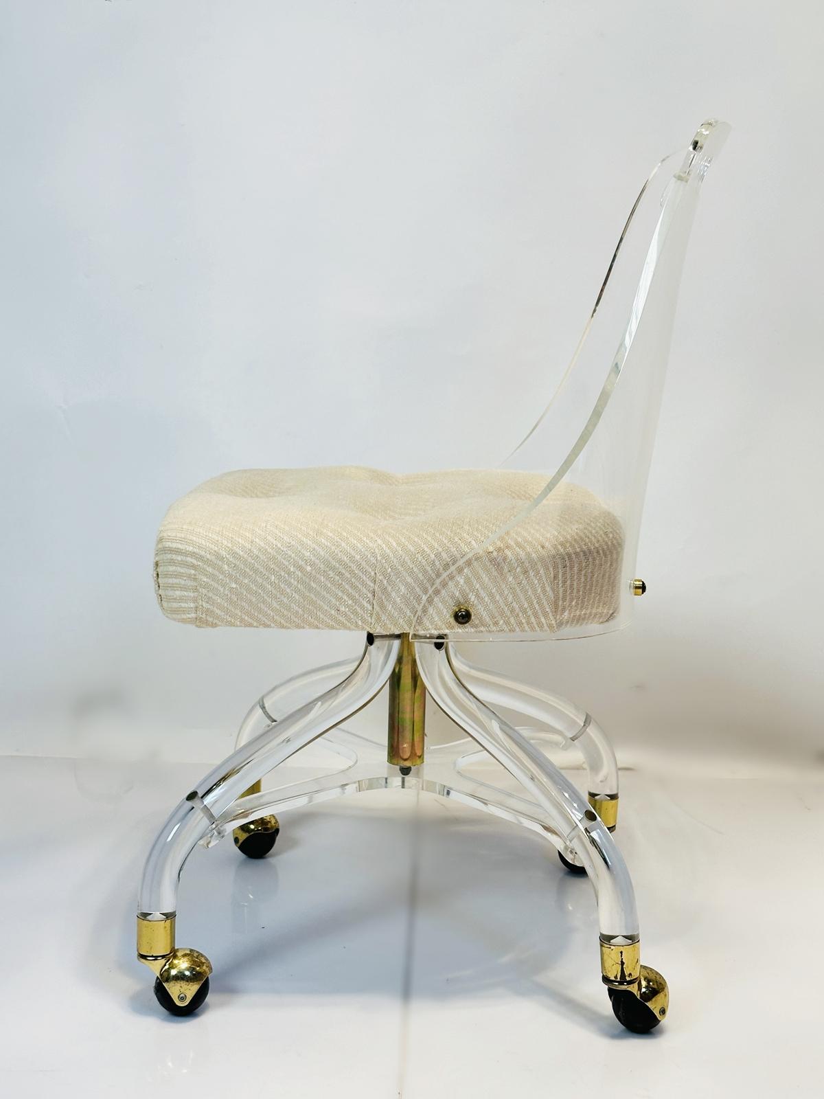 Lucite & Brass Vanity Chair by Hill Manufacturing, USA 1960's In Good Condition For Sale In Los Angeles, CA