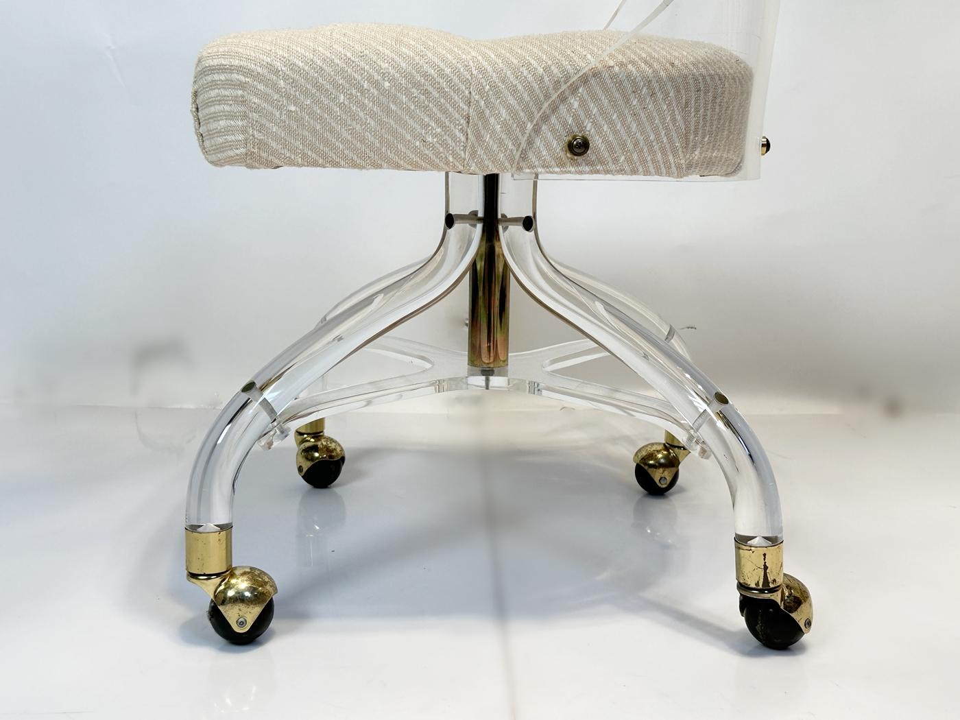 Lucite & Brass Vanity Chair by Hill Manufacturing, USA 1960's For Sale 1