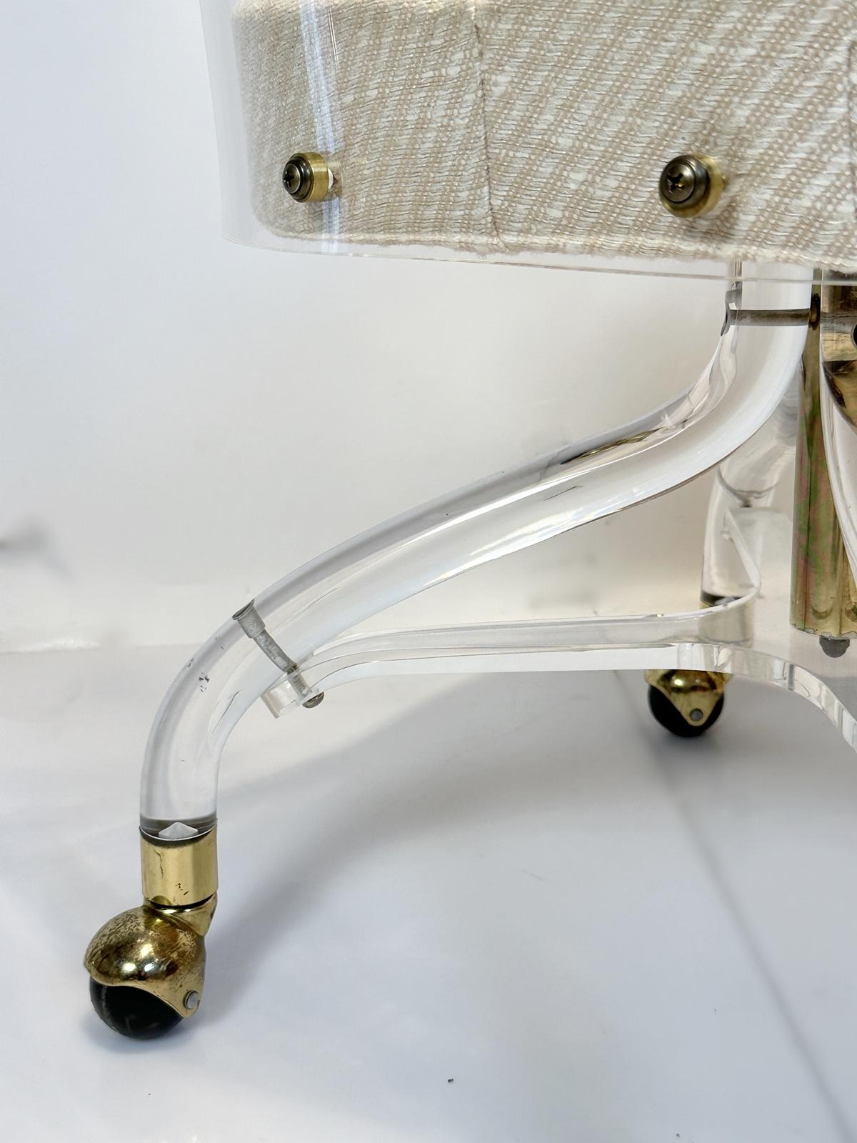 Lucite & Brass Vanity Chair by Hill Manufacturing, USA 1960's For Sale 3