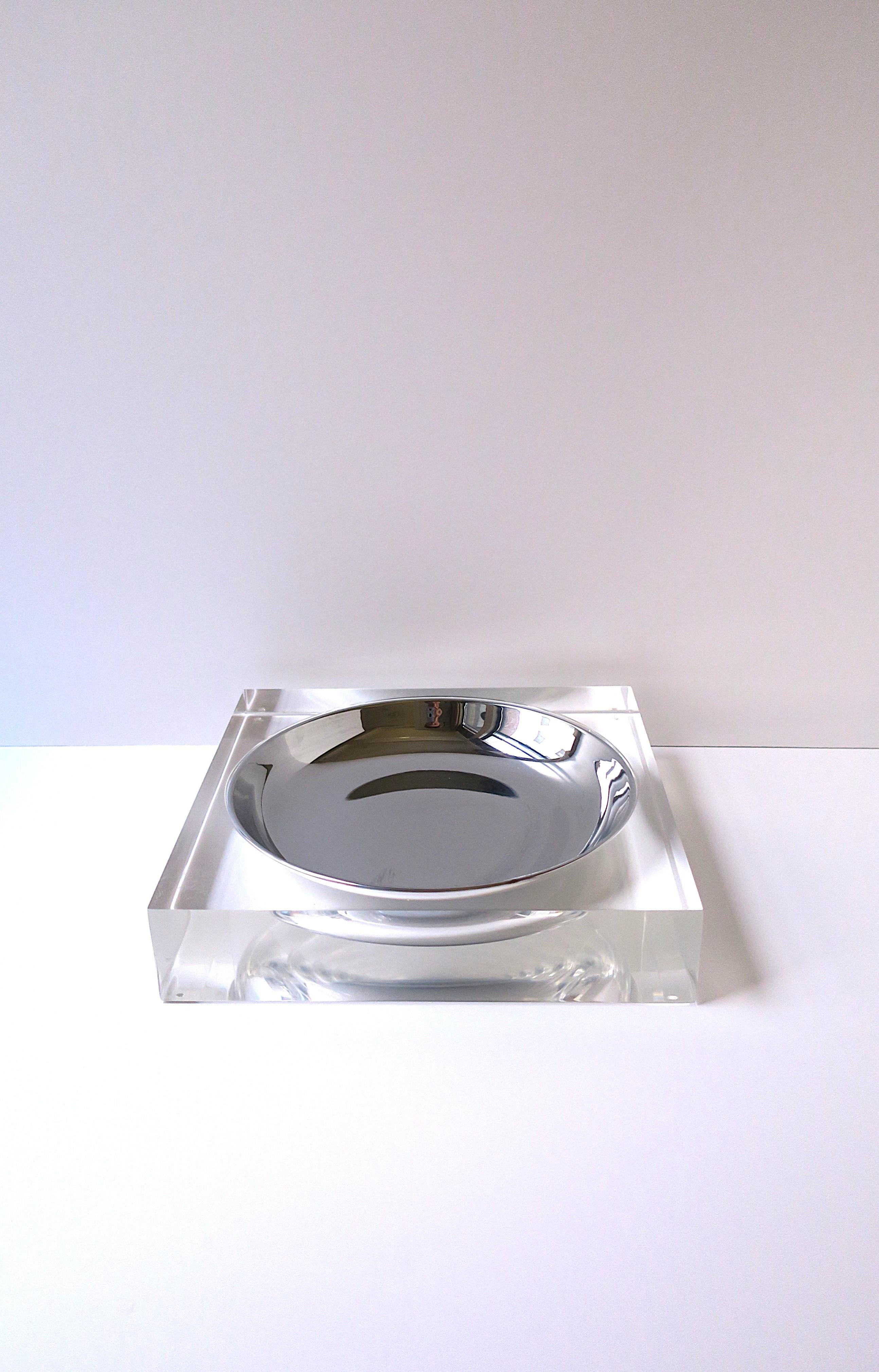 Lucite Auffangschale (20. Jahrhundert) im Angebot