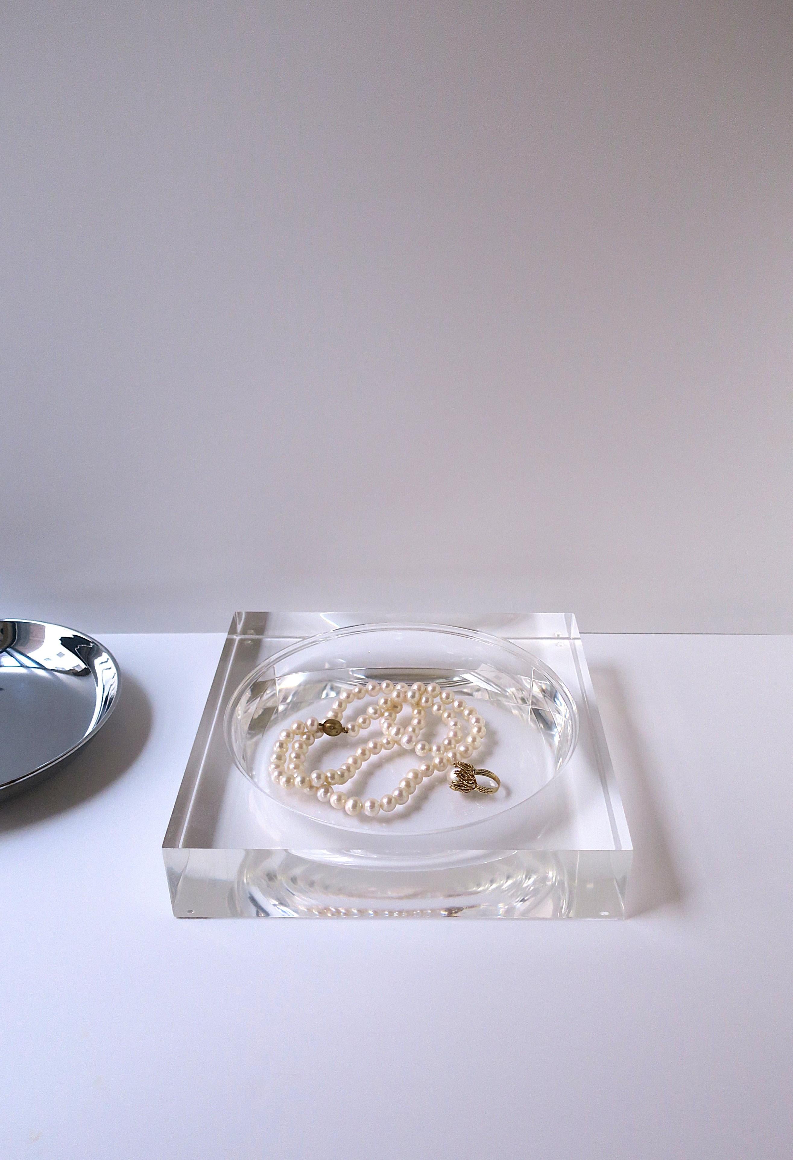 Lucite Auffangschale im Angebot 4