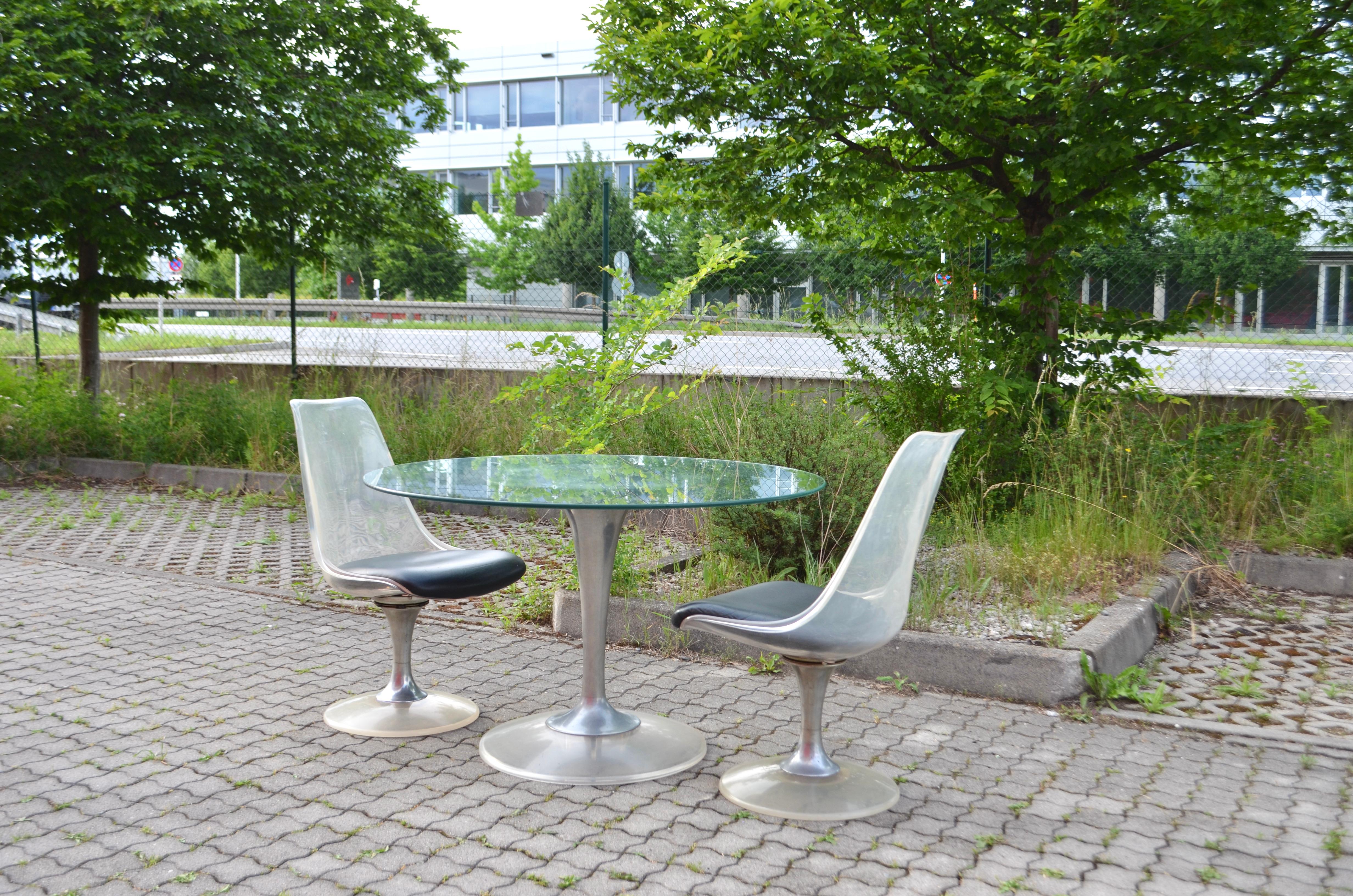 Lucite Chromcraft Dining Set Tulip Glas Dining table & 4x leather Chairs In Good Condition For Sale In Munich, Bavaria