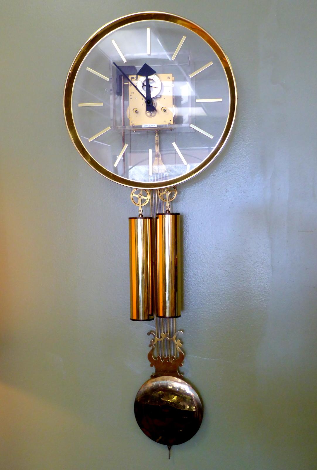Mid-Century Modern Lucite Clock by George Nelson for Howard Miller For Sale