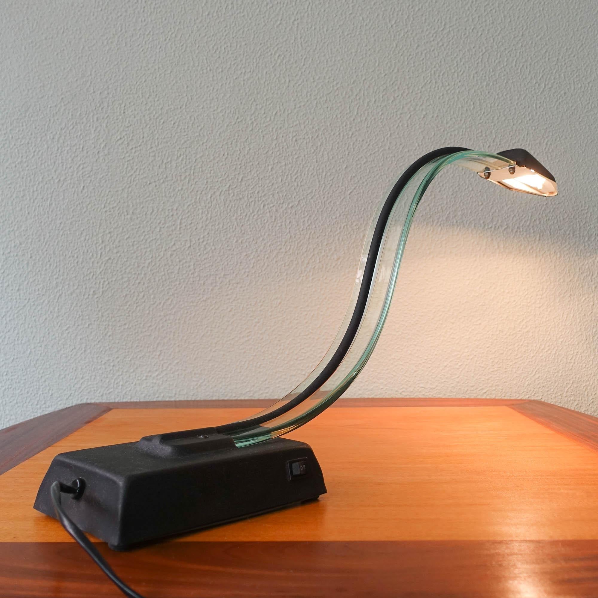 Lucite-Cobra-Schreibtischlampe, 1980er Jahre im Angebot 3