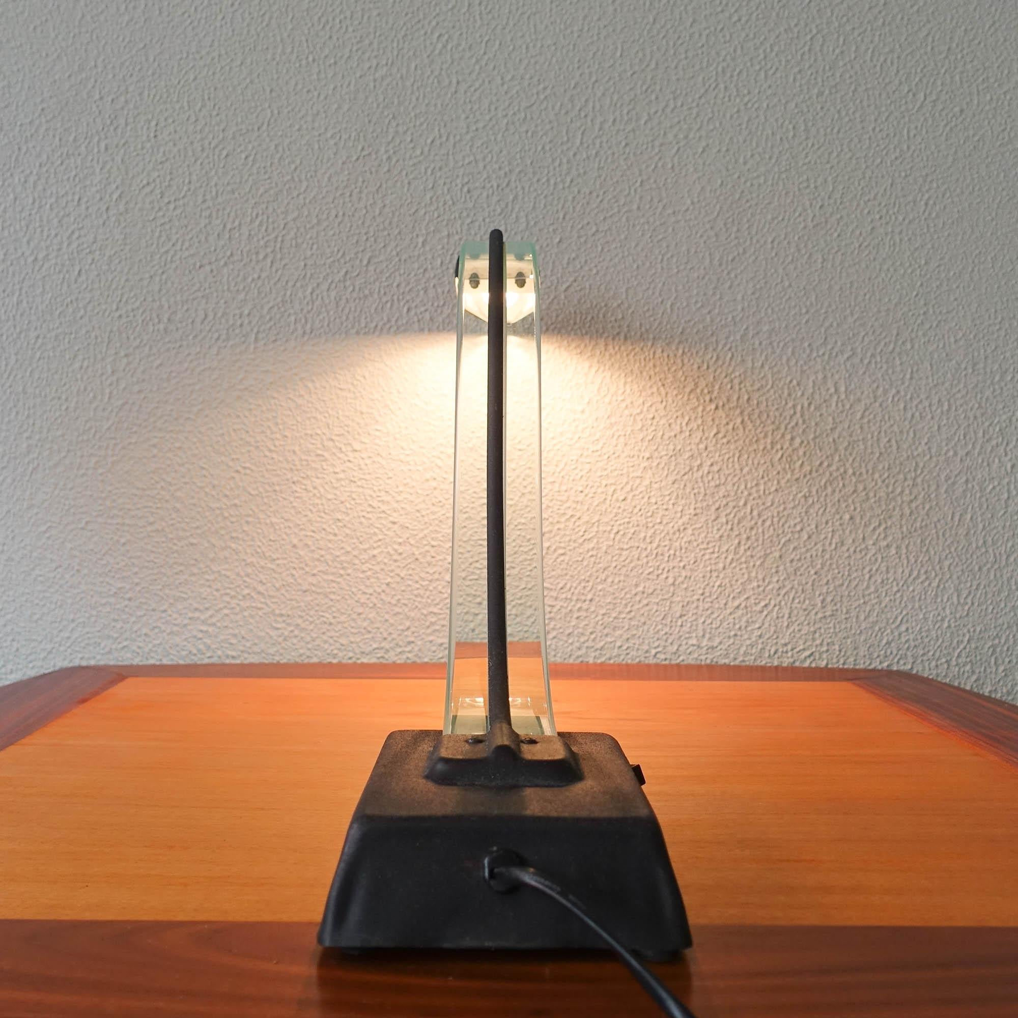 Lucite-Cobra-Schreibtischlampe, 1980er Jahre im Angebot 2