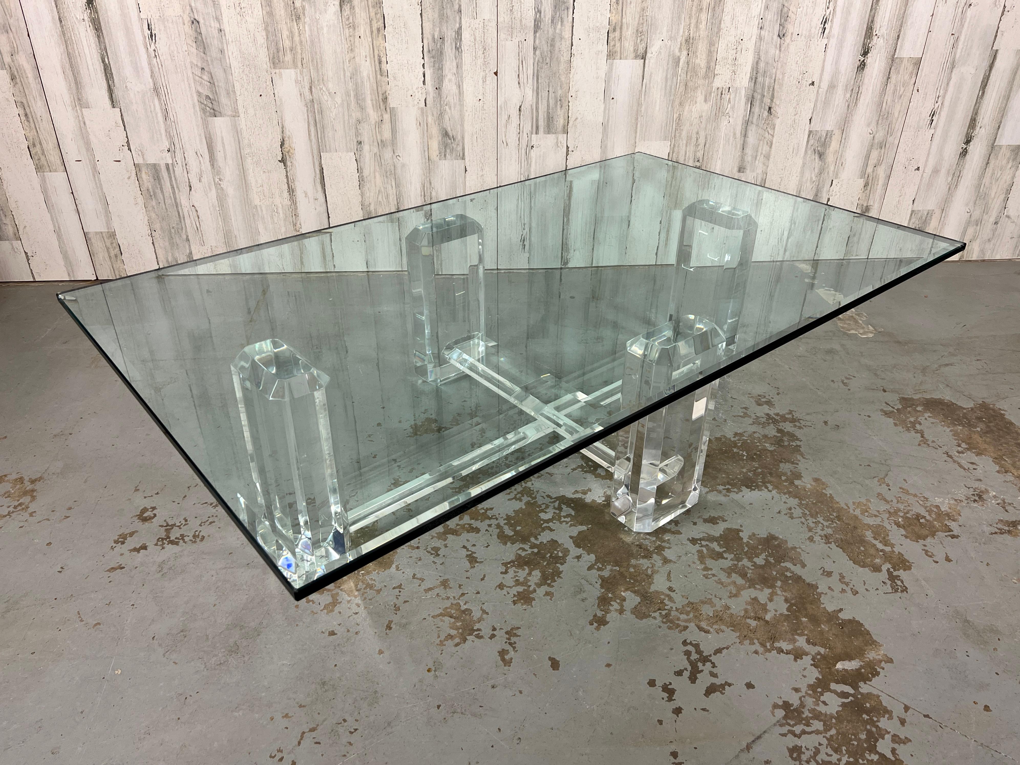 Lucite Coffee Table In Good Condition For Sale In Denton, TX