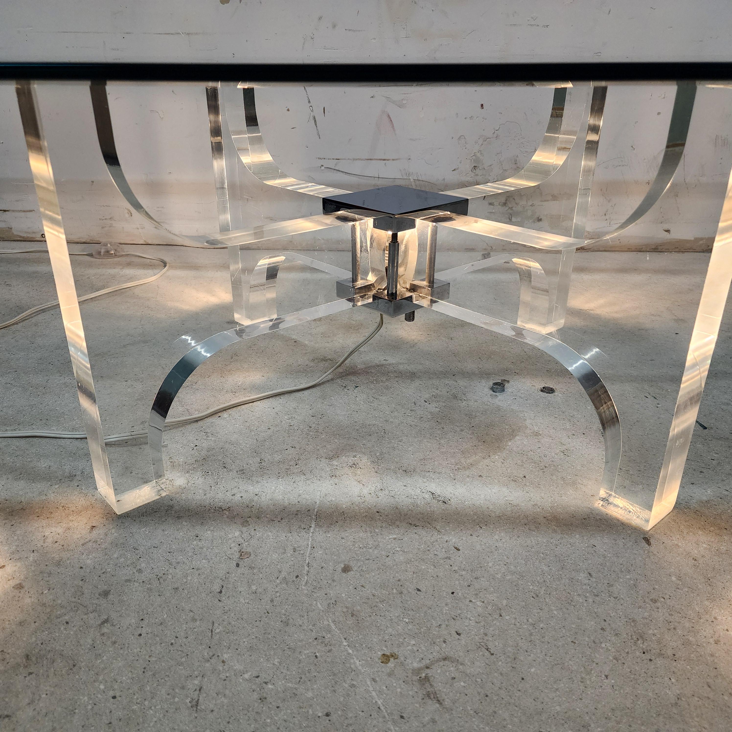 Lucite Coffee Table Illuminated by Philippe Jean France 1970s For Sale 3