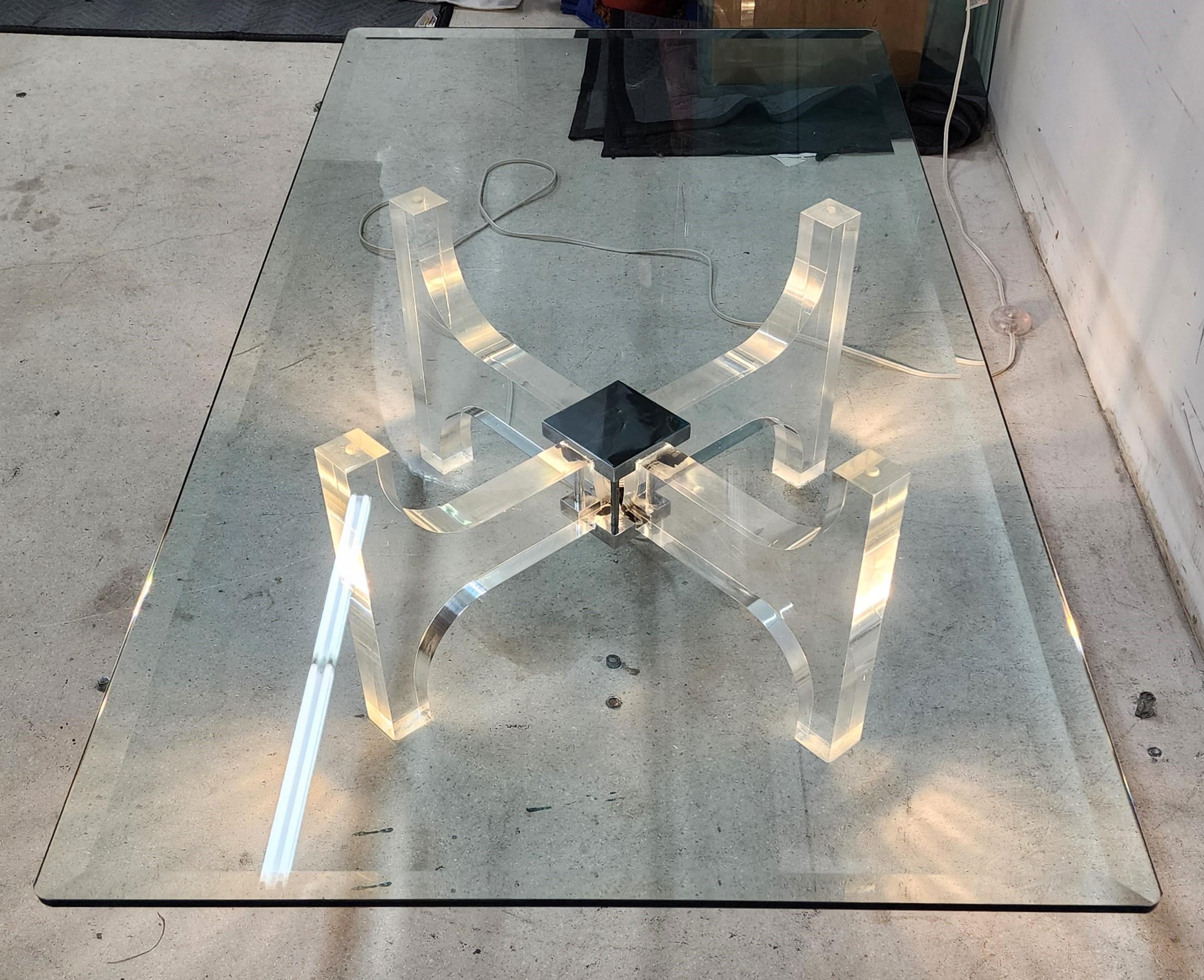 Mid-Century Modern Lucite Coffee Table Illuminated by Philippe Jean France 1970s For Sale