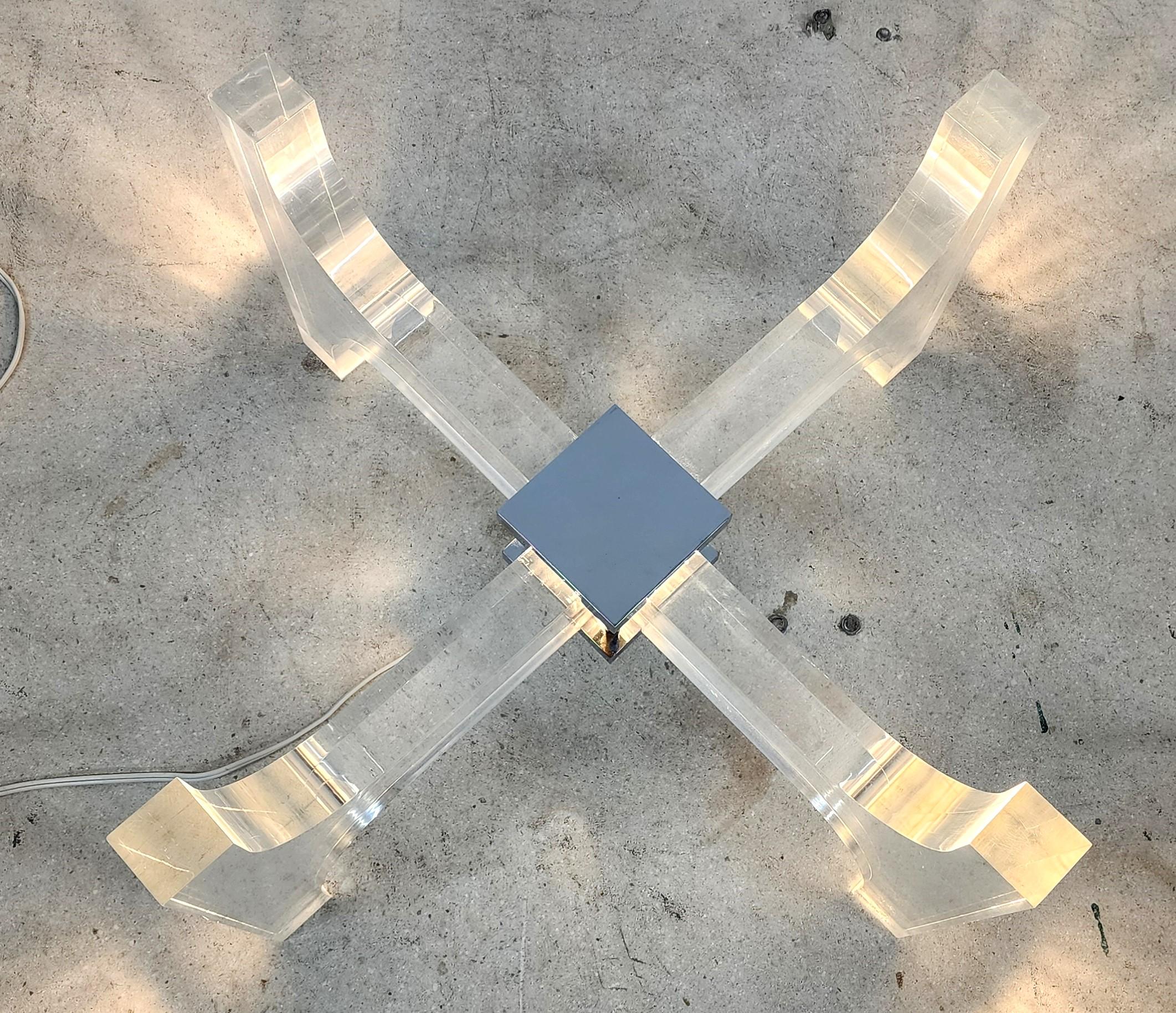 Lucite Coffee Table Illuminated by Philippe Jean France 1970s In Good Condition For Sale In Lake Worth, FL