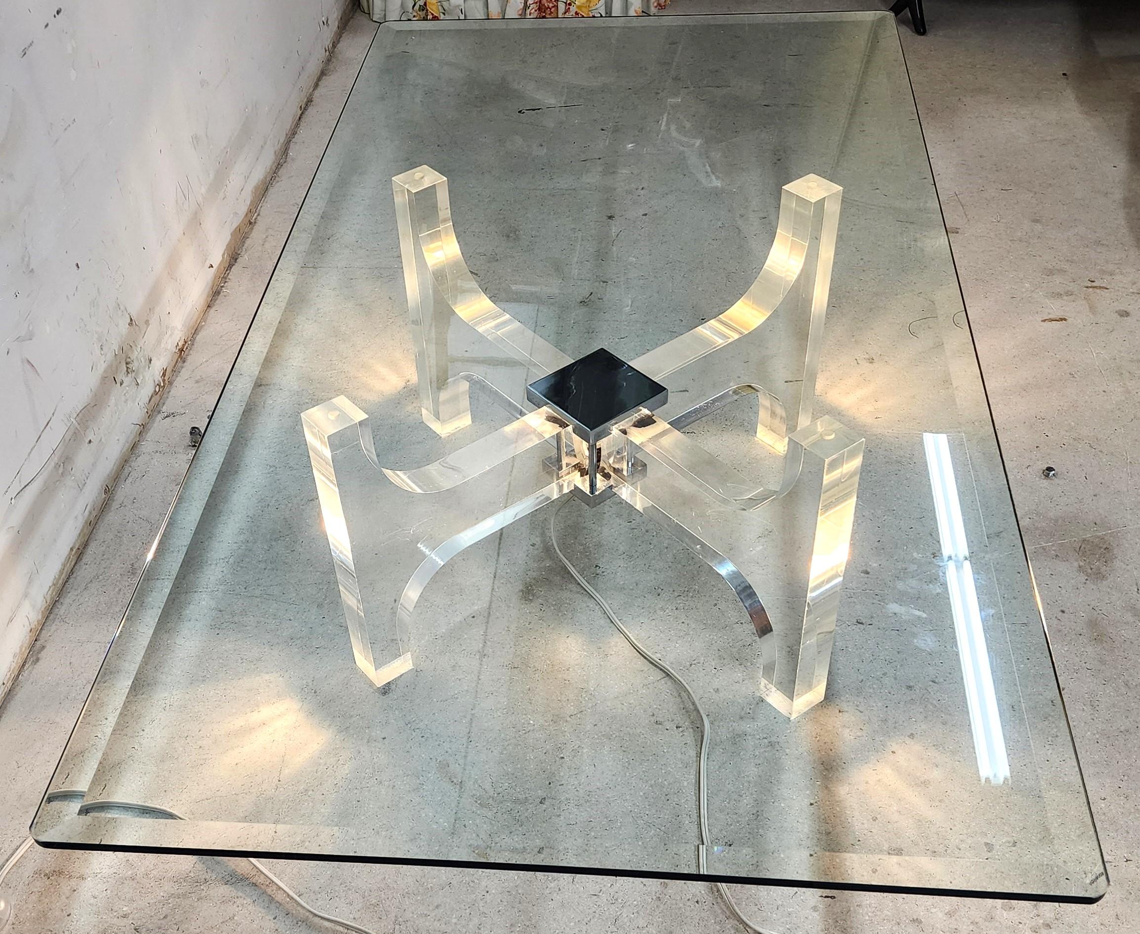 Lucite Coffee Table Illuminated by Philippe Jean France 1970s For Sale 2