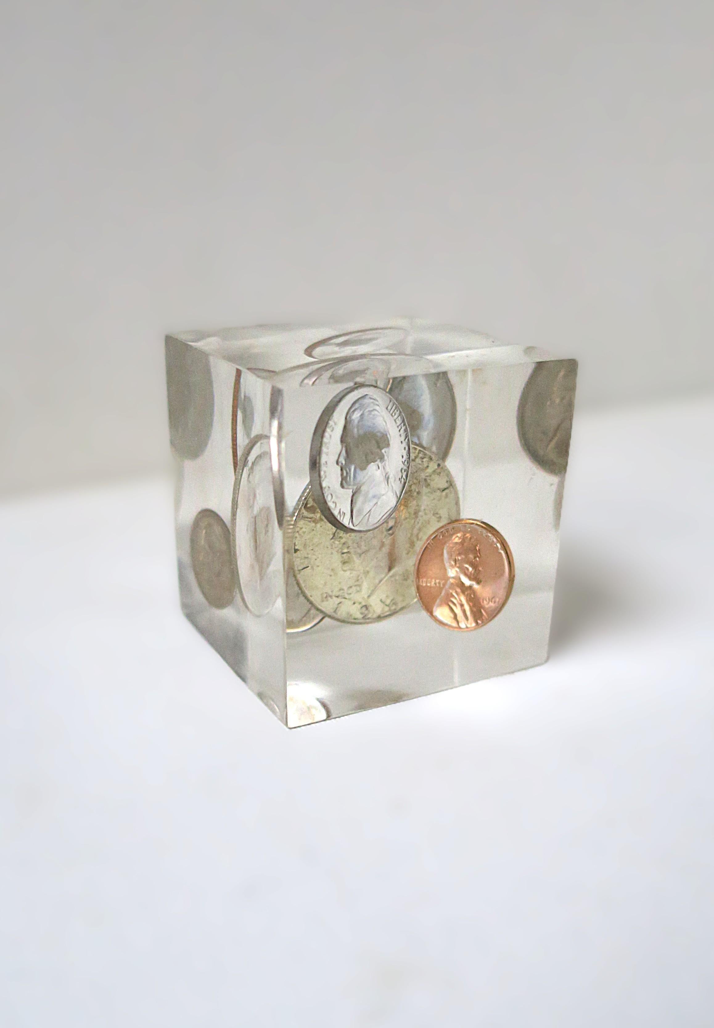 20ième siècle Presse-papier en lucite pour pièces de monnaie, Objects for Objects, 1960s en vente