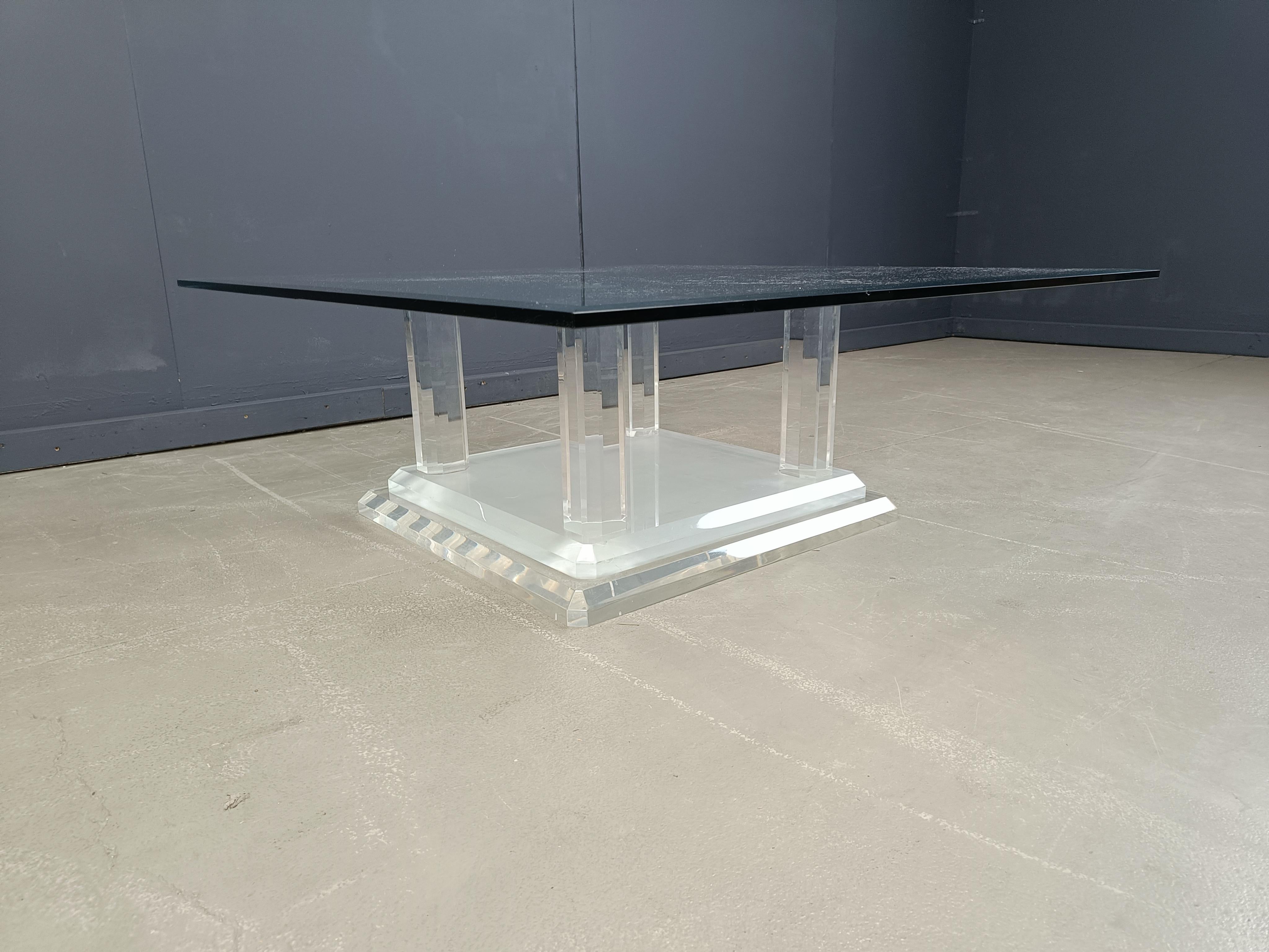 Hollywood Regency Lucite column coffee table or side table, 1970s For Sale