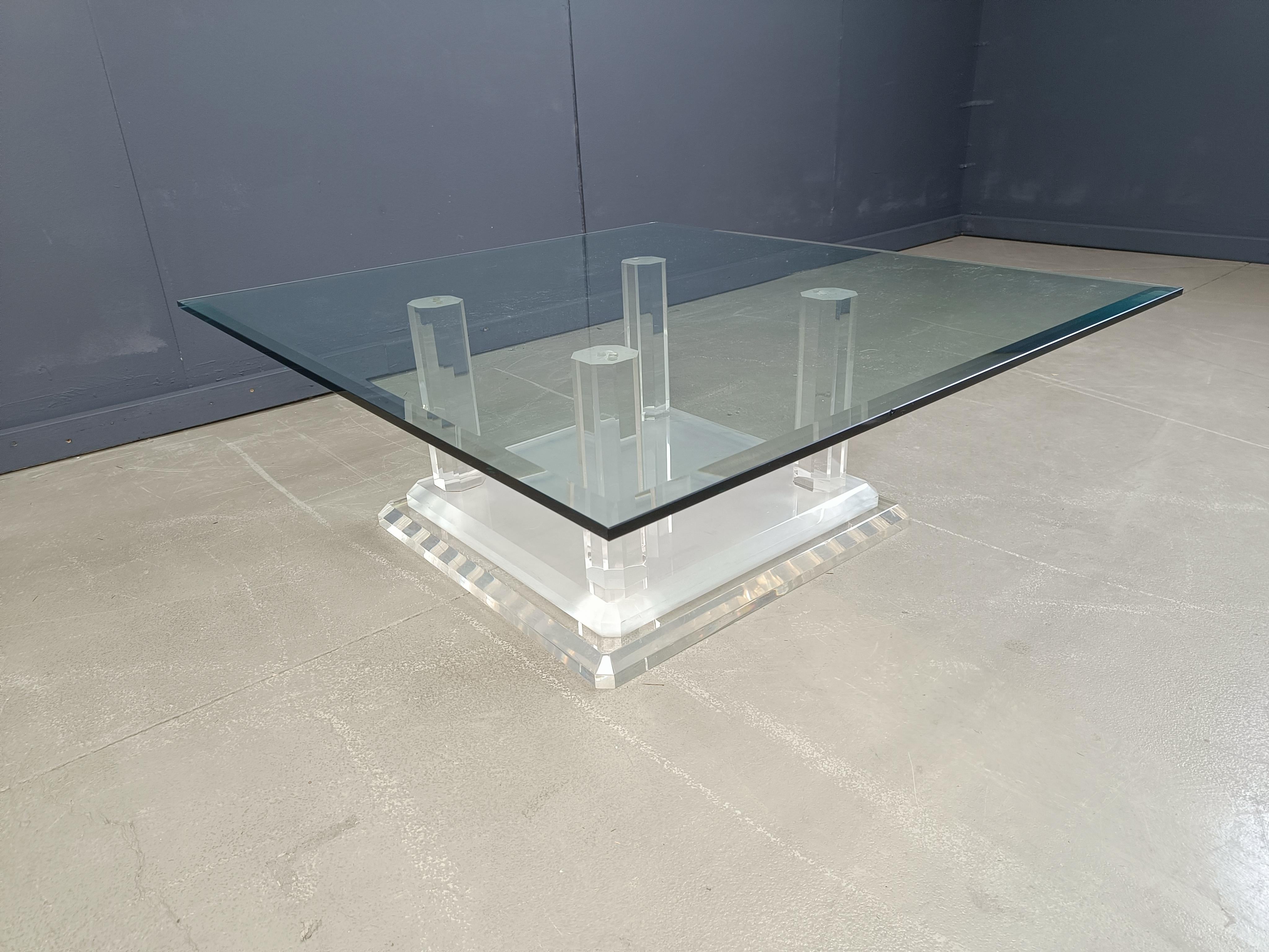 Belgian Lucite column coffee table or side table, 1970s For Sale