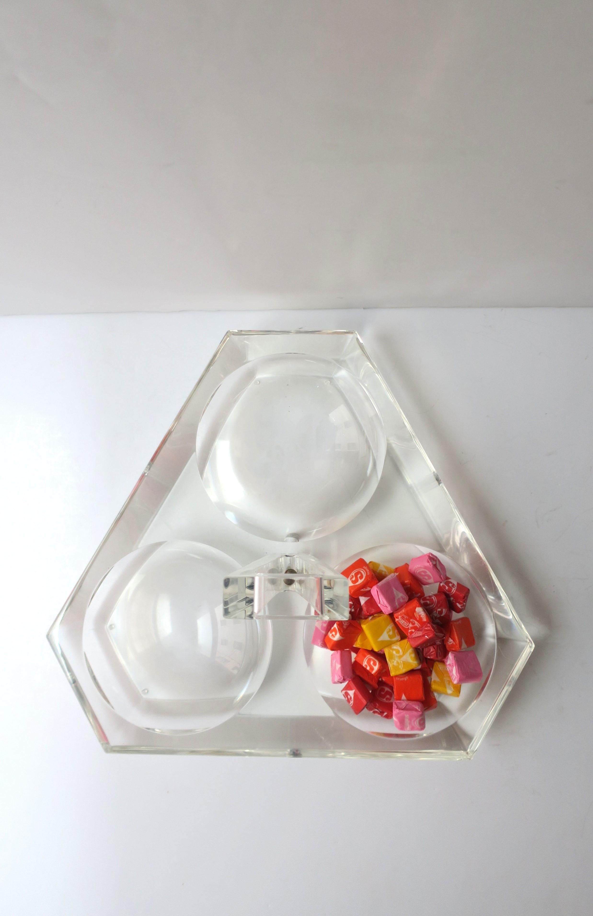 Lucite Entertaining Nuts or Snacks Caddy For Sale 3