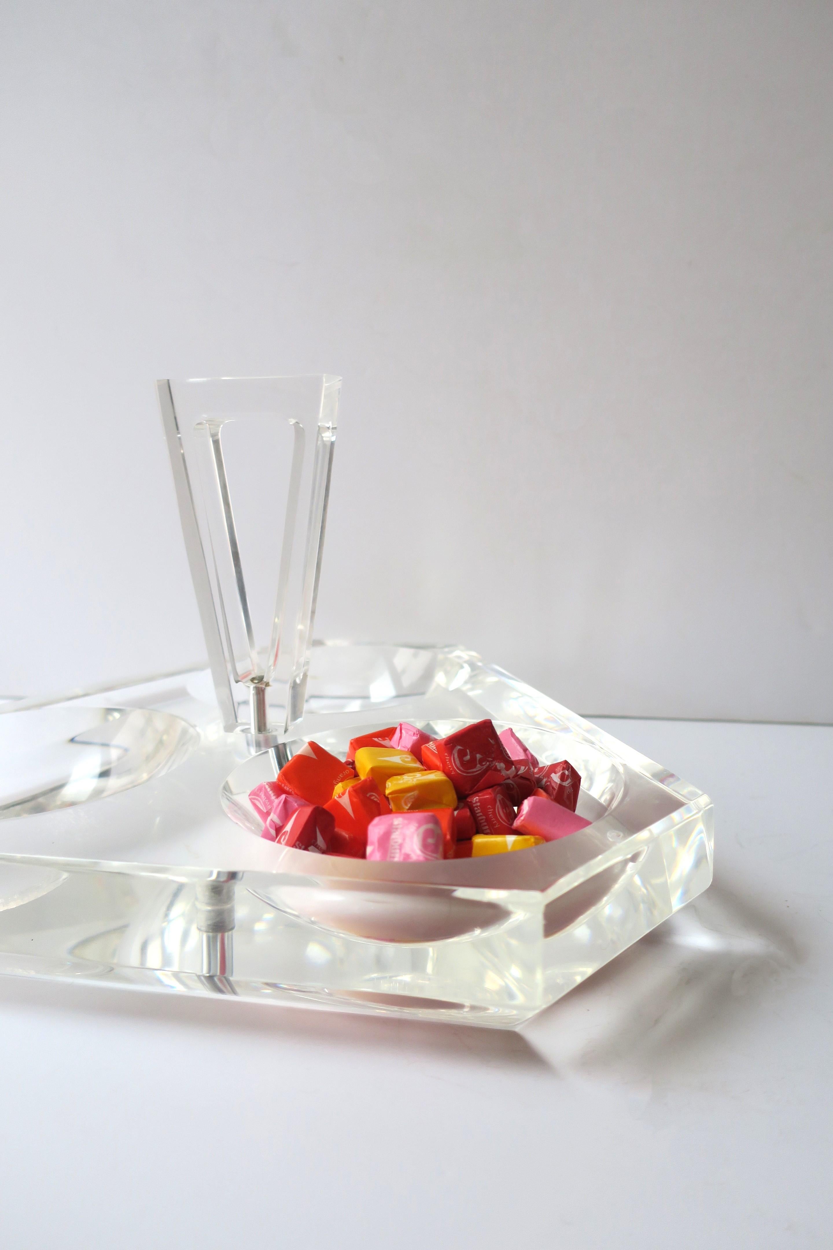 Lucite Entertaining Nuts or Snacks Caddy For Sale 4