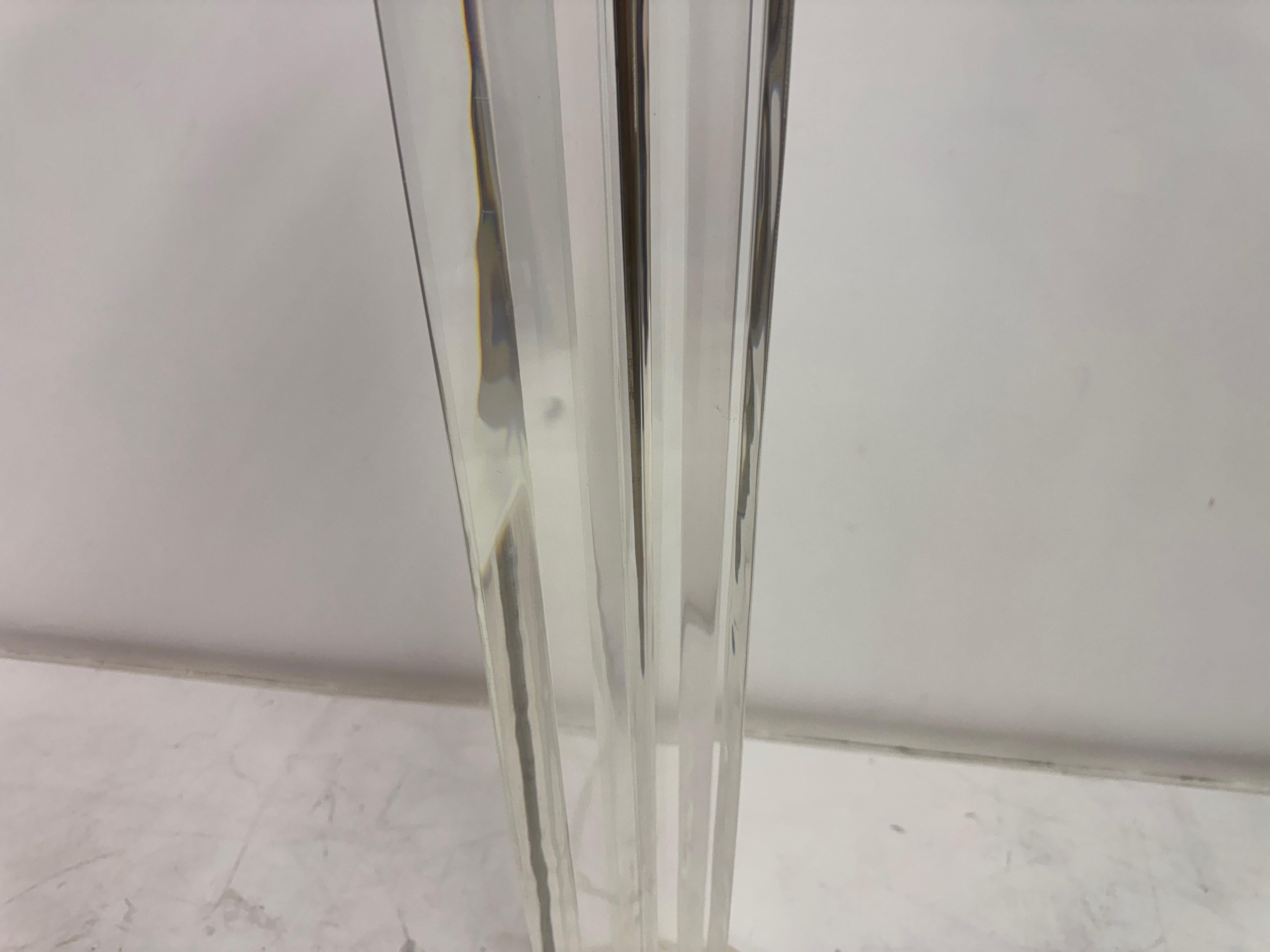 Lucite Stehlampe von Primo, amerikanisch, CIRCA 1970er-1980er im Angebot 4