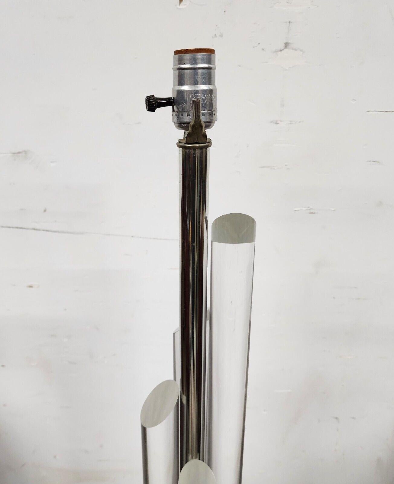 Lucite Floor Lamp with Table Vintage, 1980s In Good Condition For Sale In Lake Worth, FL