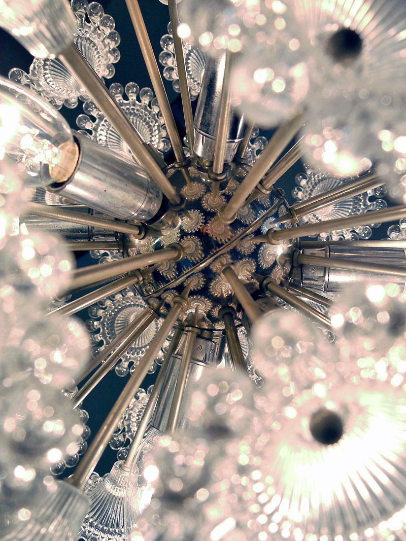 Mid-20th Century Lucite Flowers Sputnik Chandelier Dandelion Clock, 1960s