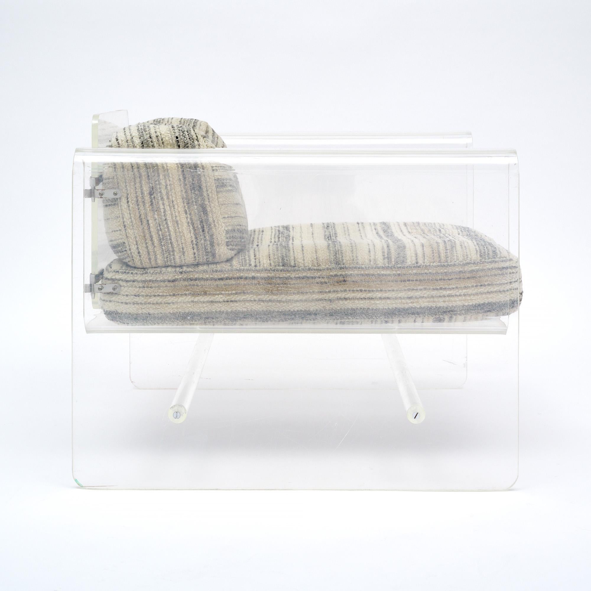 Lucite French Mid-Century Armchair For Sale 1