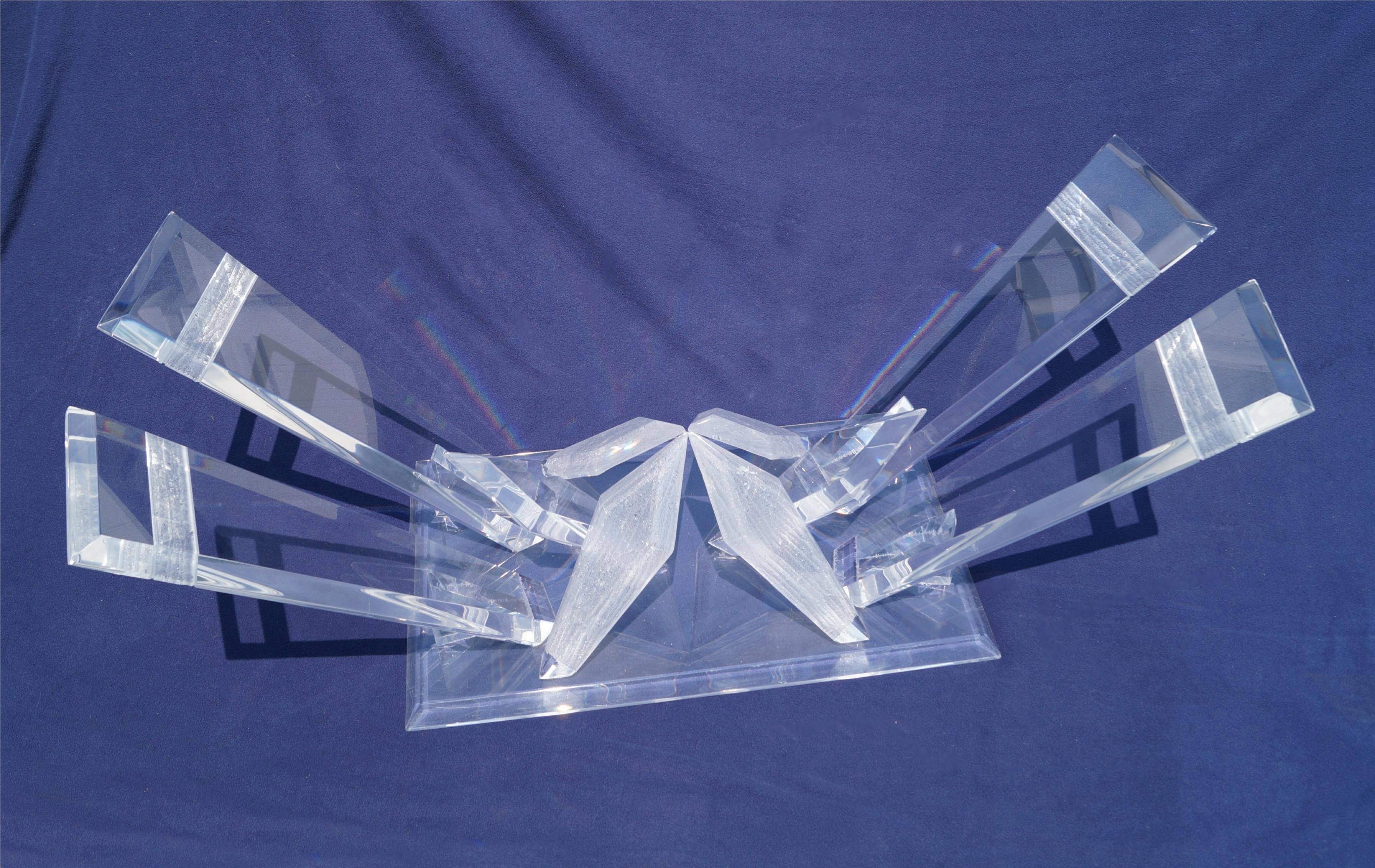 Table basse cocktail sculpturale Hollywood Lucite Glacier Iceberg en vente 6