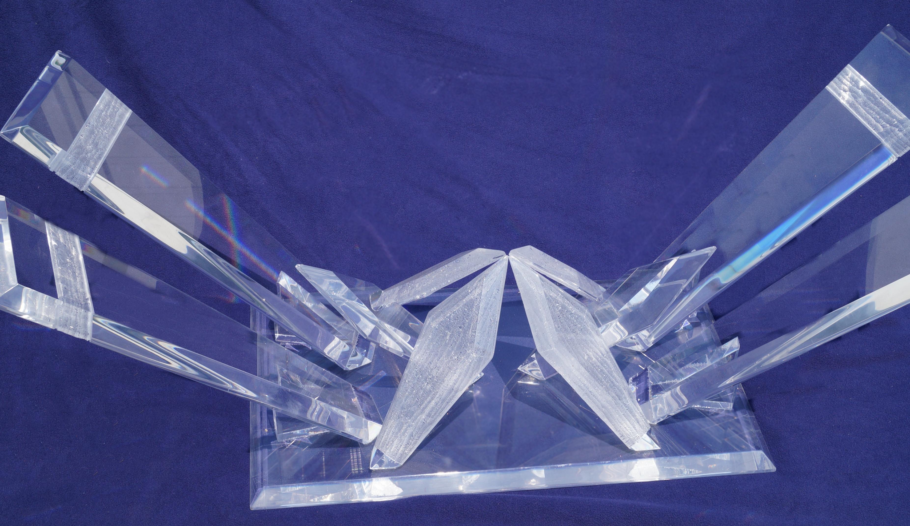Hollywood Regency Table basse cocktail sculpturale Hollywood Lucite Glacier Iceberg en vente