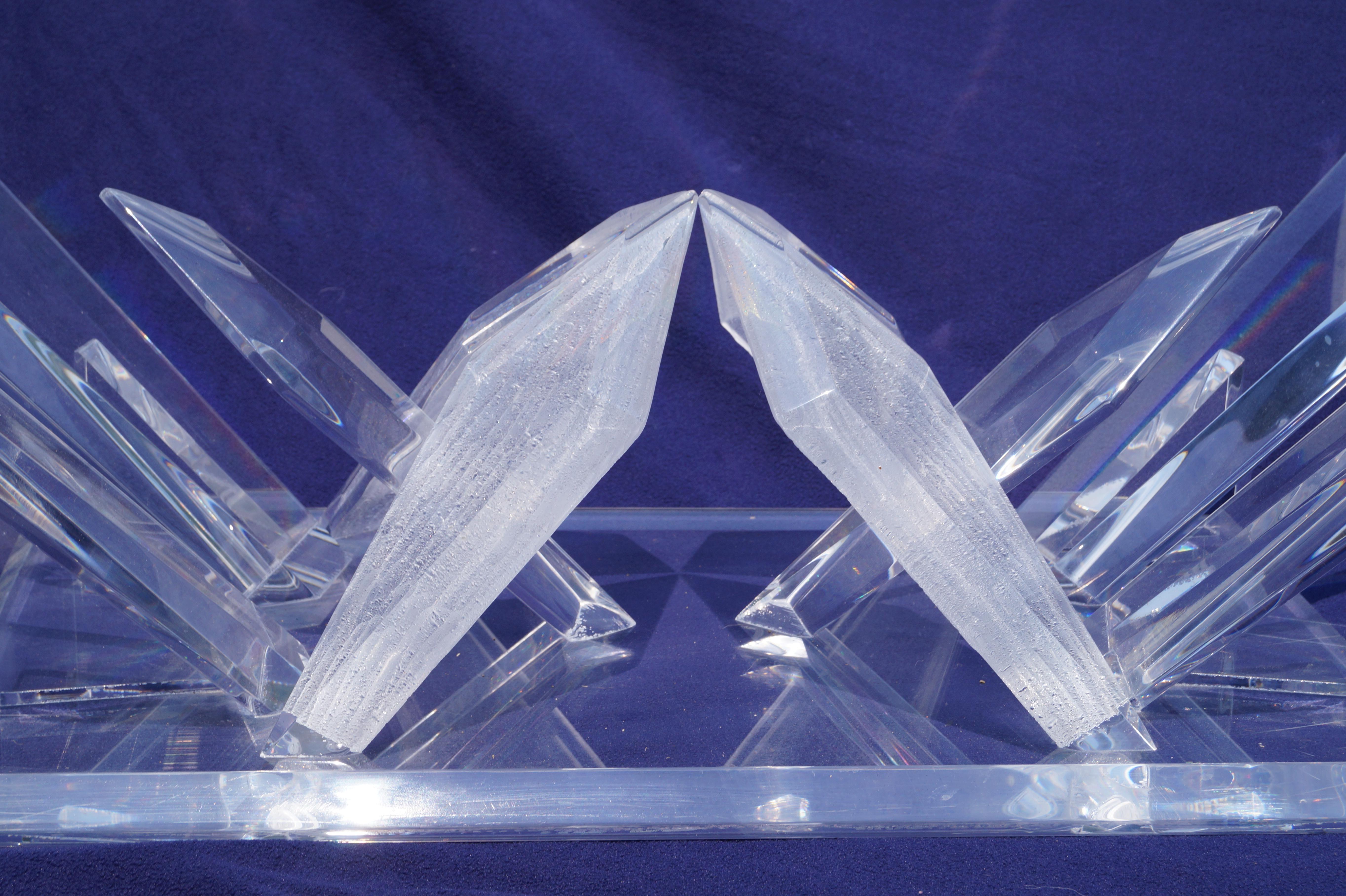 Skulpturaler Hollywood Lucite Glacier Iceberg-Couchtisch/Couchtisch aus Glas, Hollywood im Angebot 3