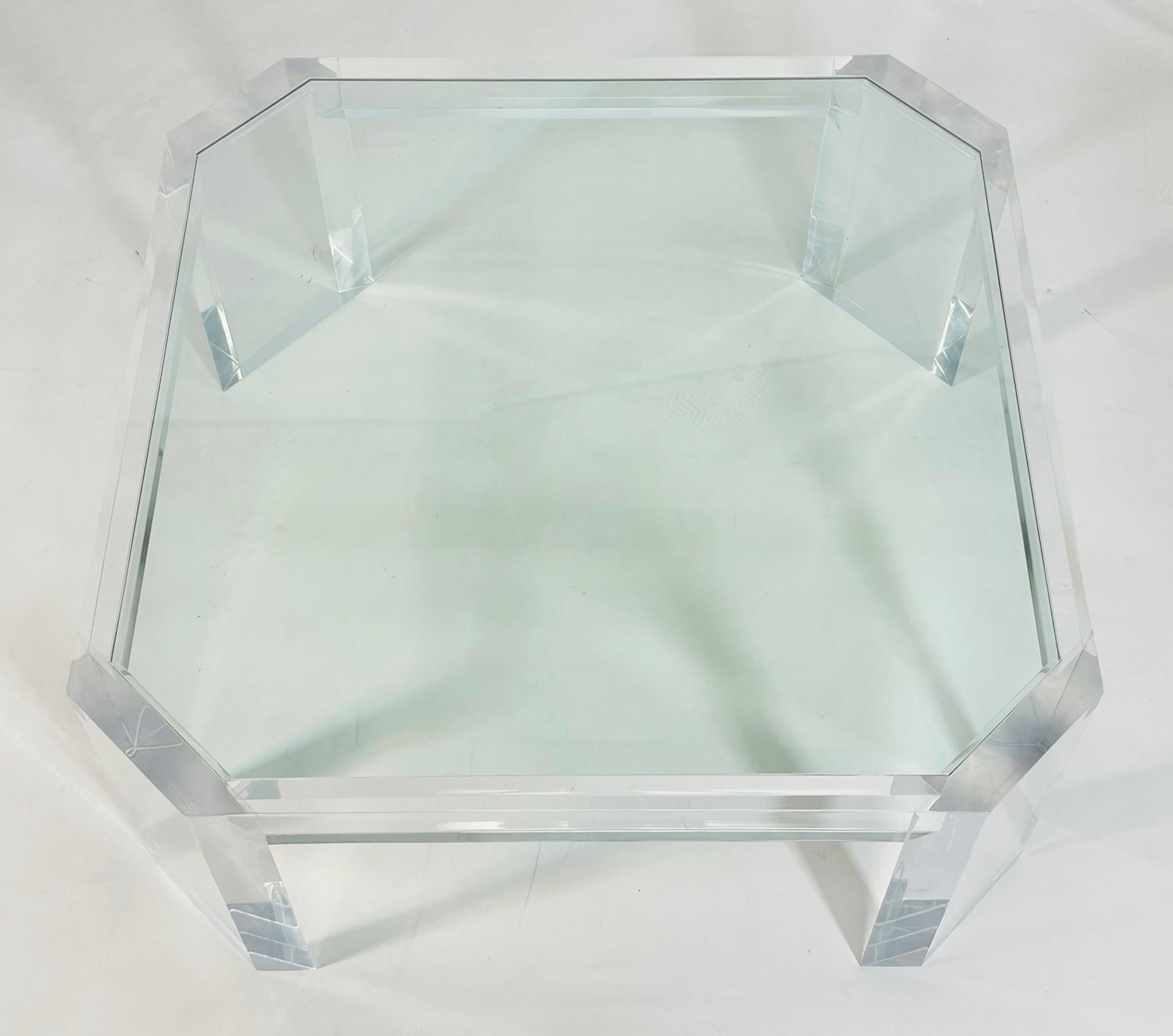 Table basse en lucite et verre de Charles Hollis Jones, États-Unis, années 1970 Bon état - En vente à Los Angeles, CA