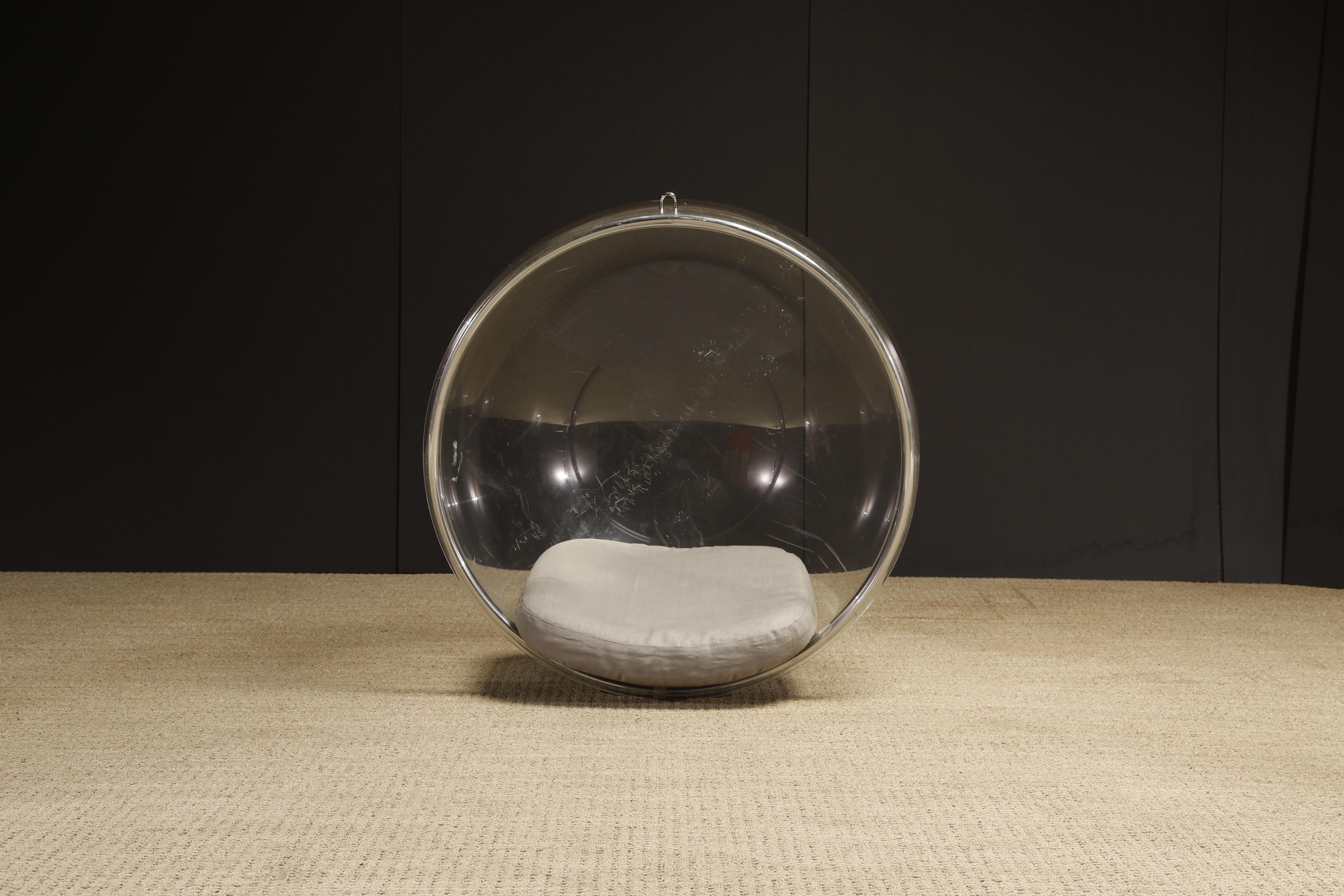 A very vintage example of the iconic lucite bubble chair designed by Eero Aarnio in 1968 and produced by Aldelta. Signed with 'Eero Aarnio Adelta Made in Finland' label.

*Note, this example has a lot of scratches and scuffs which most of it can be