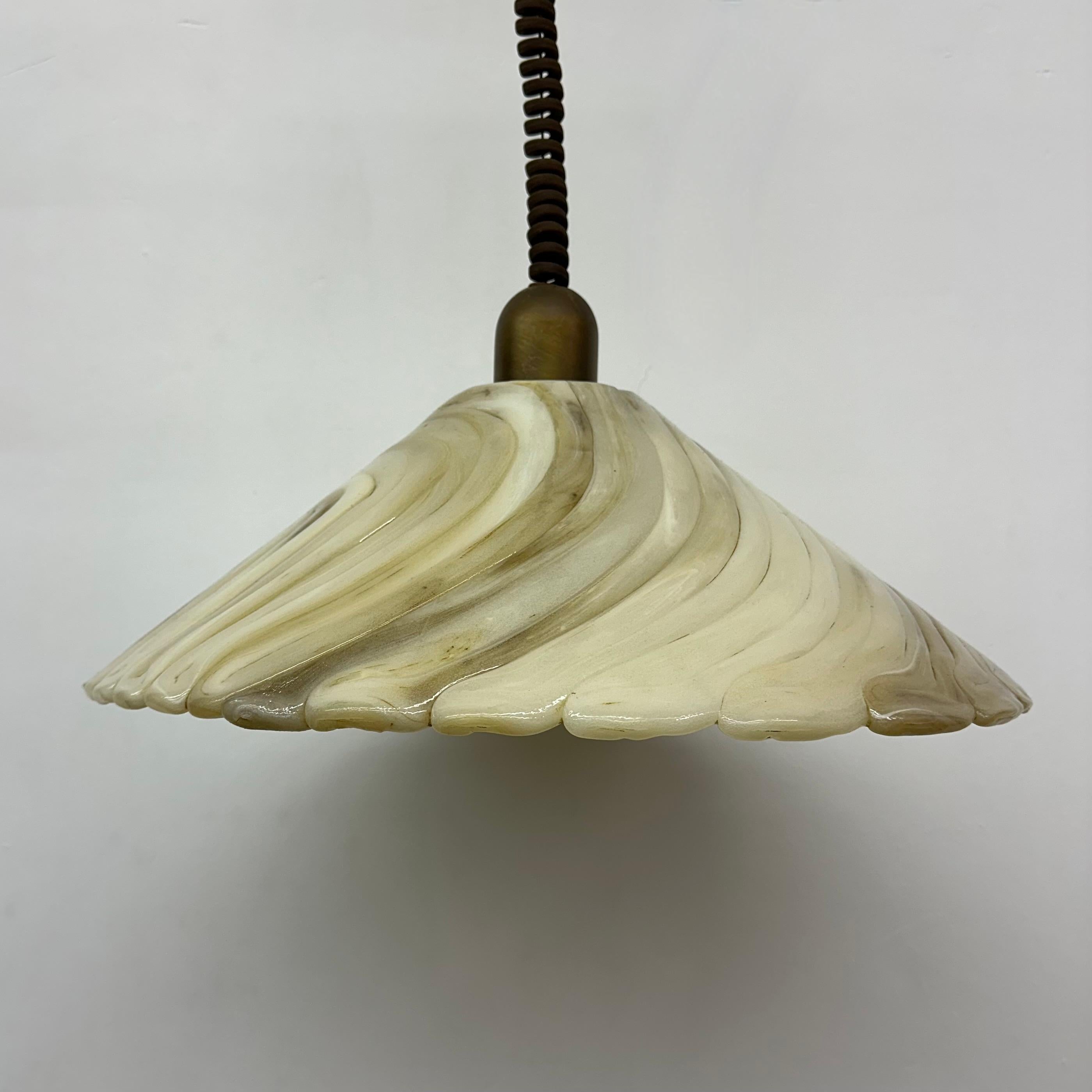 Lampada a sospensione Hillebrand in lucite, anni '70 in vendita 3