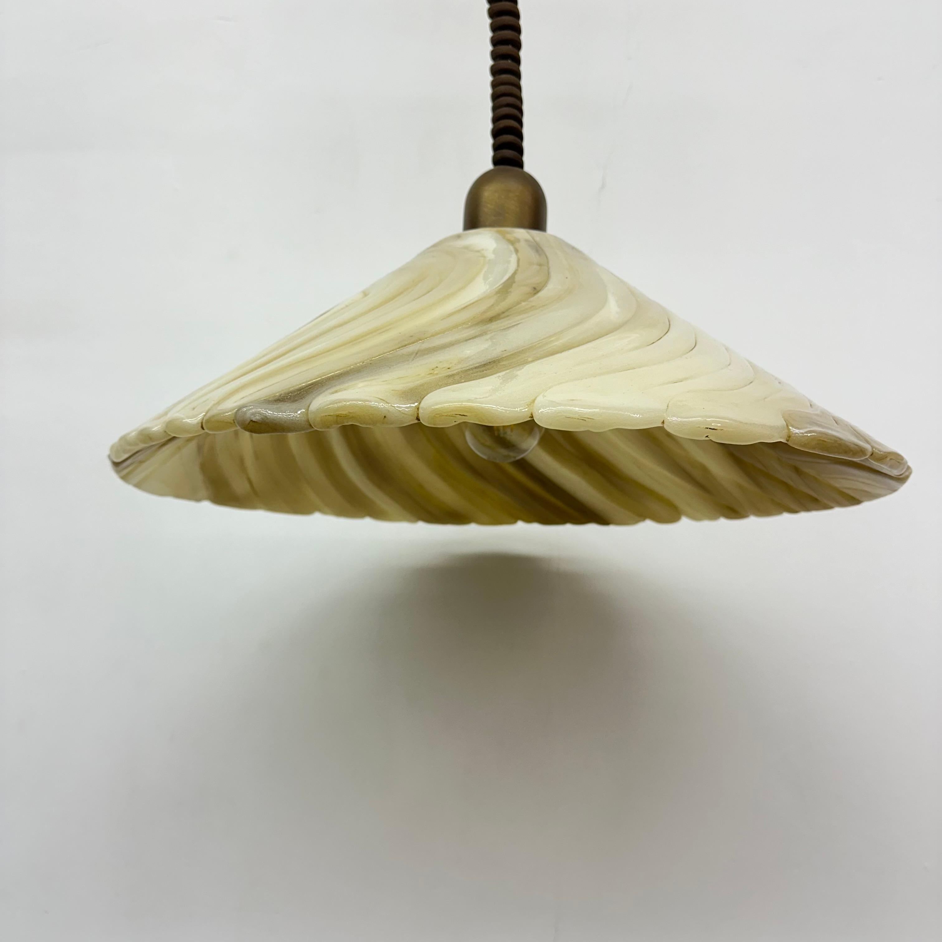 Lampada a sospensione Hillebrand in lucite, anni '70 in vendita 12
