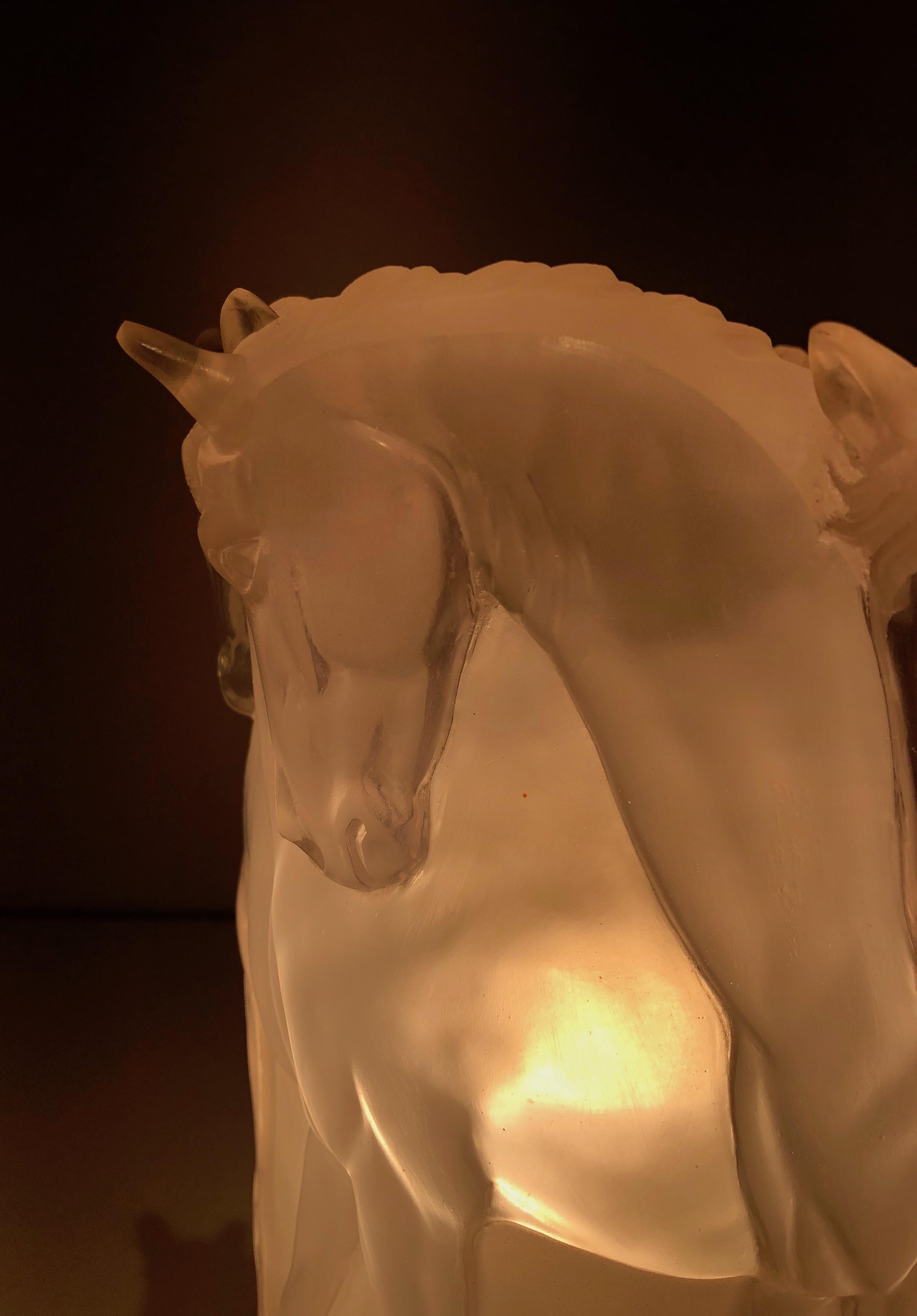 Lucite Horses Table Lamp, French Work, in the Style of Maison Lalique, 1970's For Sale 8